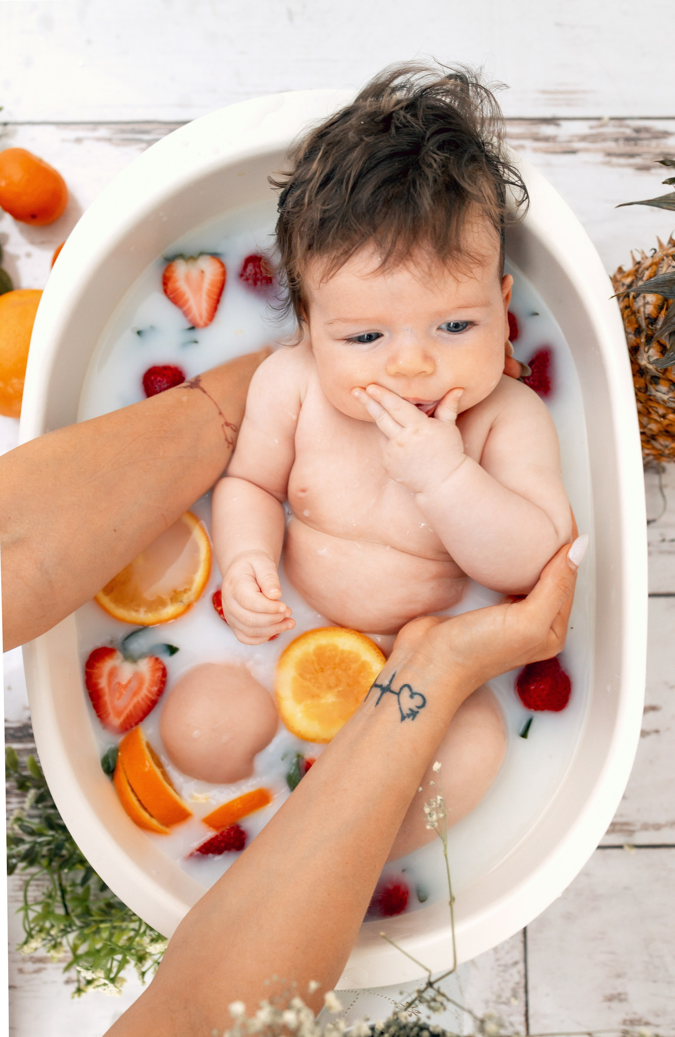 Milk bath. Anaeliseevaphoto.com