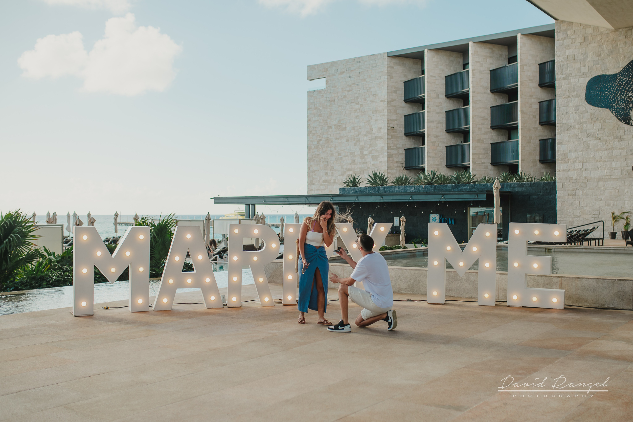 Engagements and Anniversaries Sessions in all the Riviera Maya. Destination wedding photographer based in Cancun and Riviera Maya with service worldwide