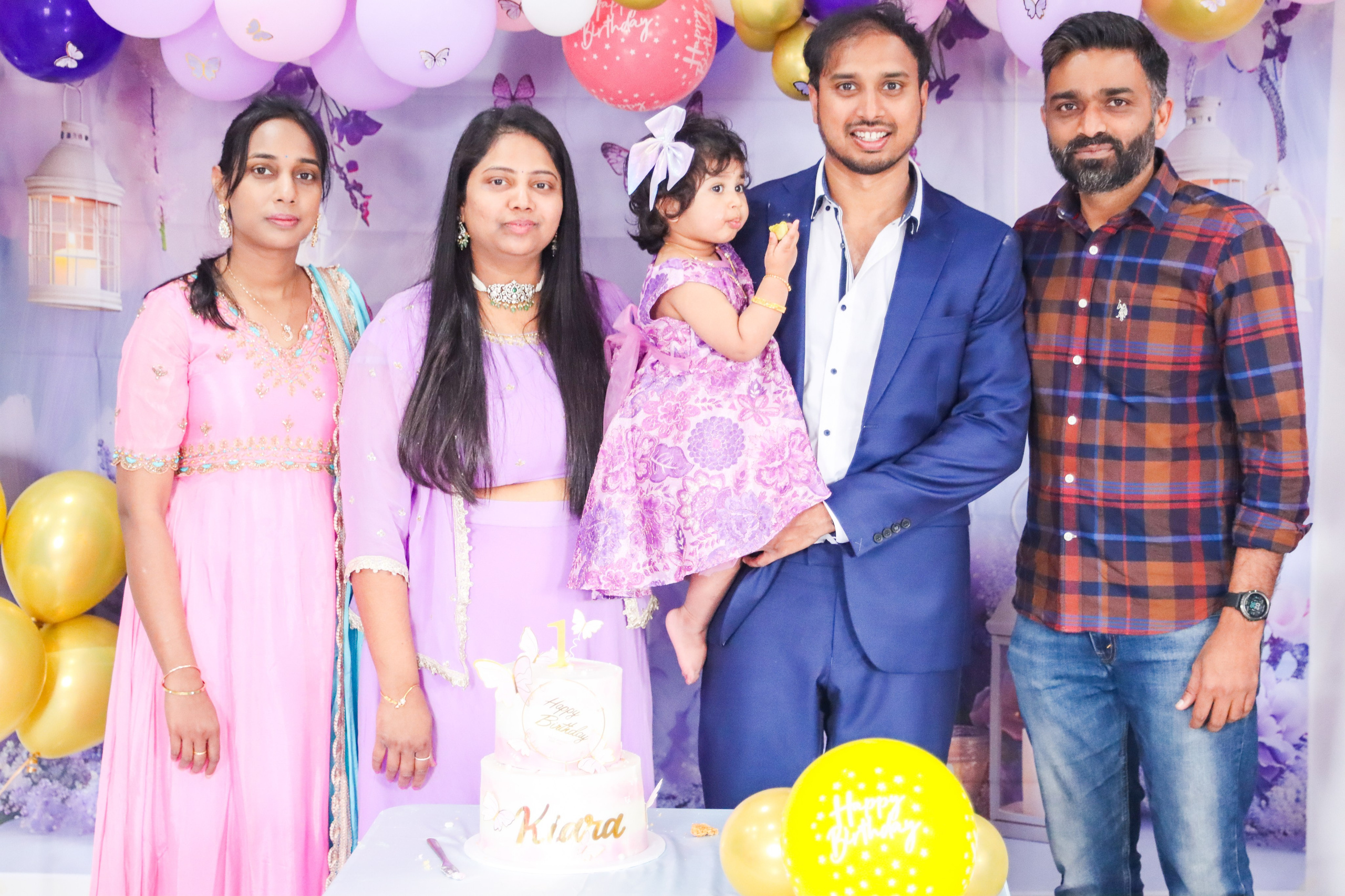 1st Birthday. MHCreative is family-oriented photographer based in SYDNEY