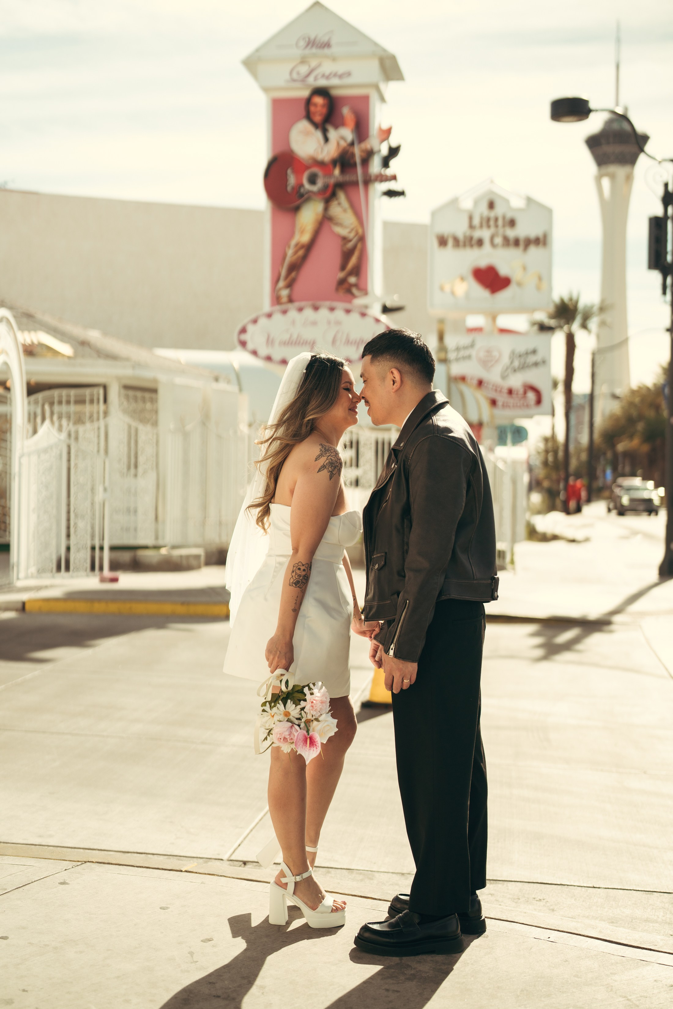 Louise&Harold. Wedding & elopement photographer Viktoriya Kravtsov. Las Vegas