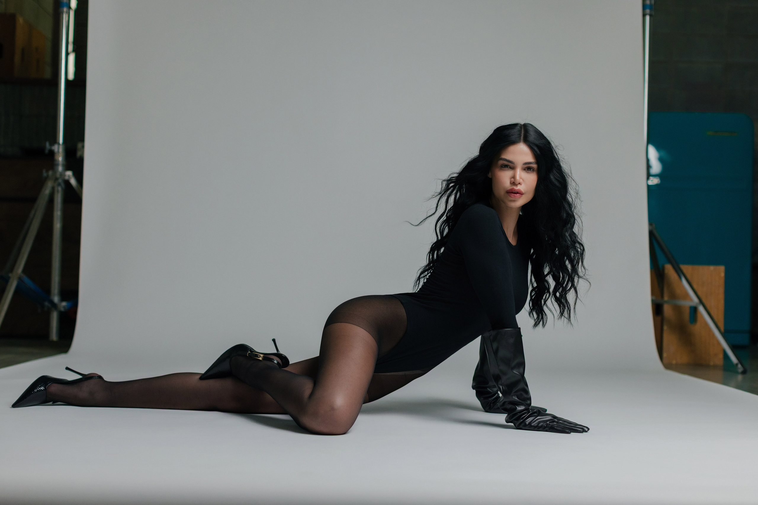 Contact. ESTUDIO DOZE