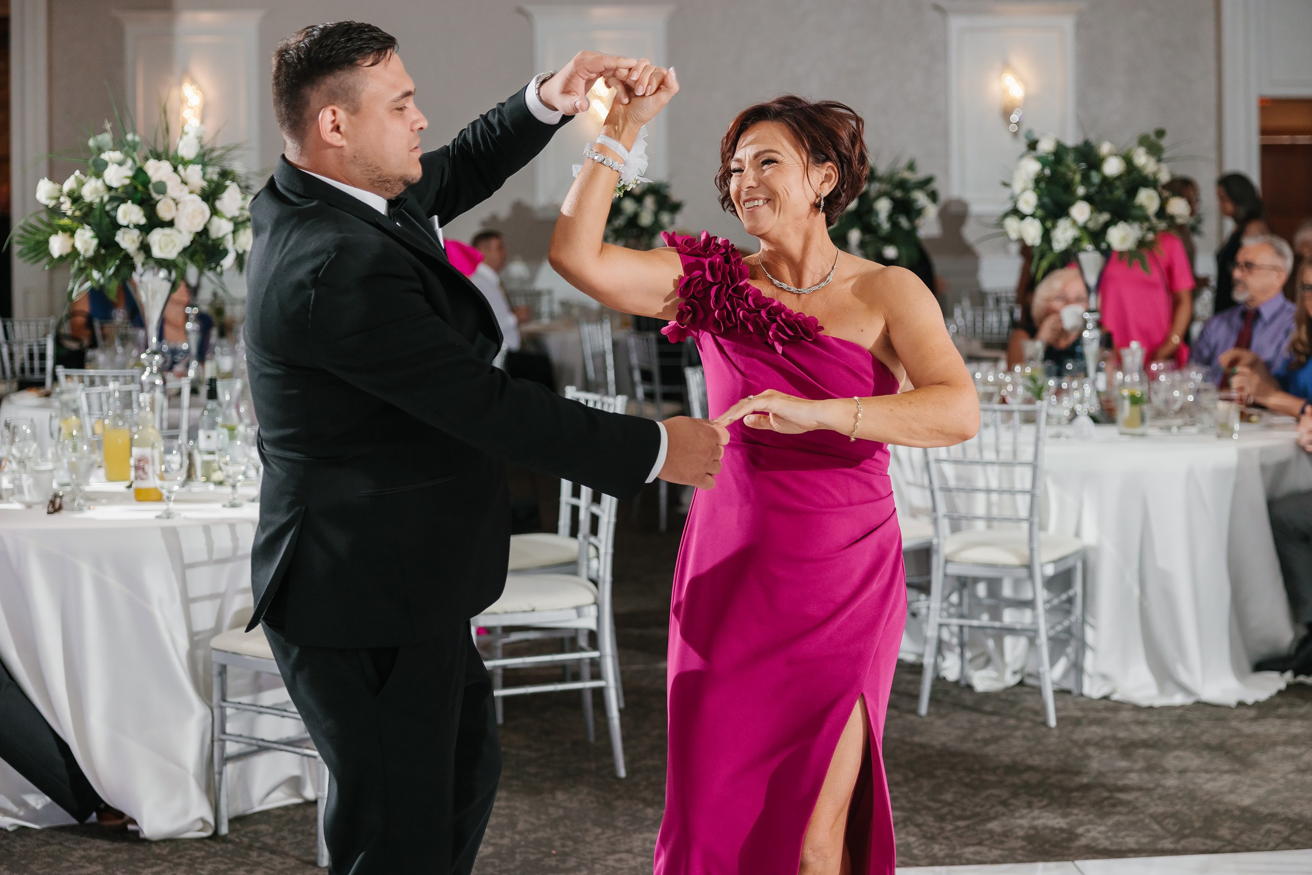 31.08.2024 Wedding. Wedding family event photographer in Chicago Nick Yushevich