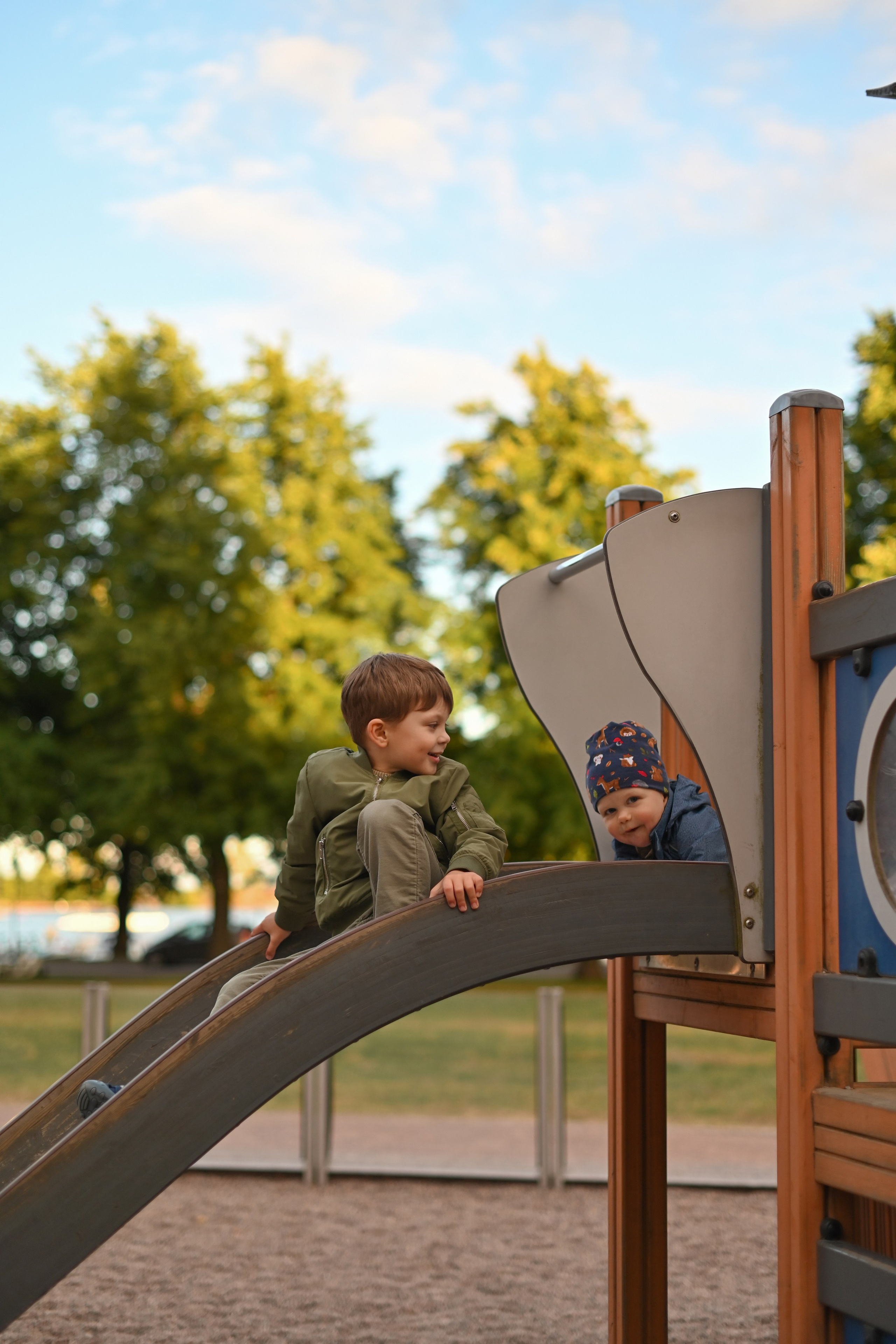 На детской площадке. Детский и семейный фотограф в финляндии дина пулкка. контент фотограф