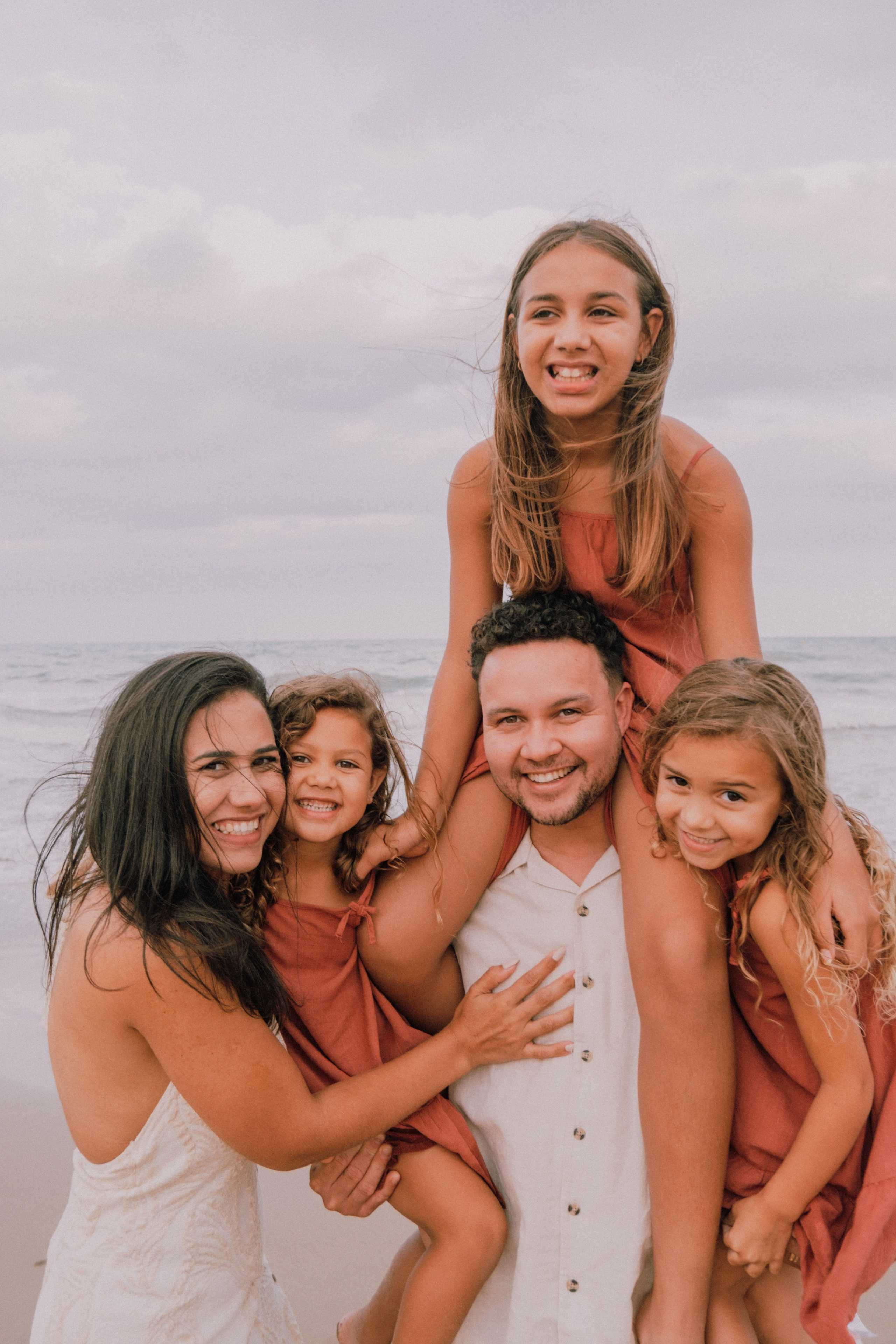 Семейная фотосессия на пляже. Профессиональная фотосъемка в Калафелле — Елена Медведева