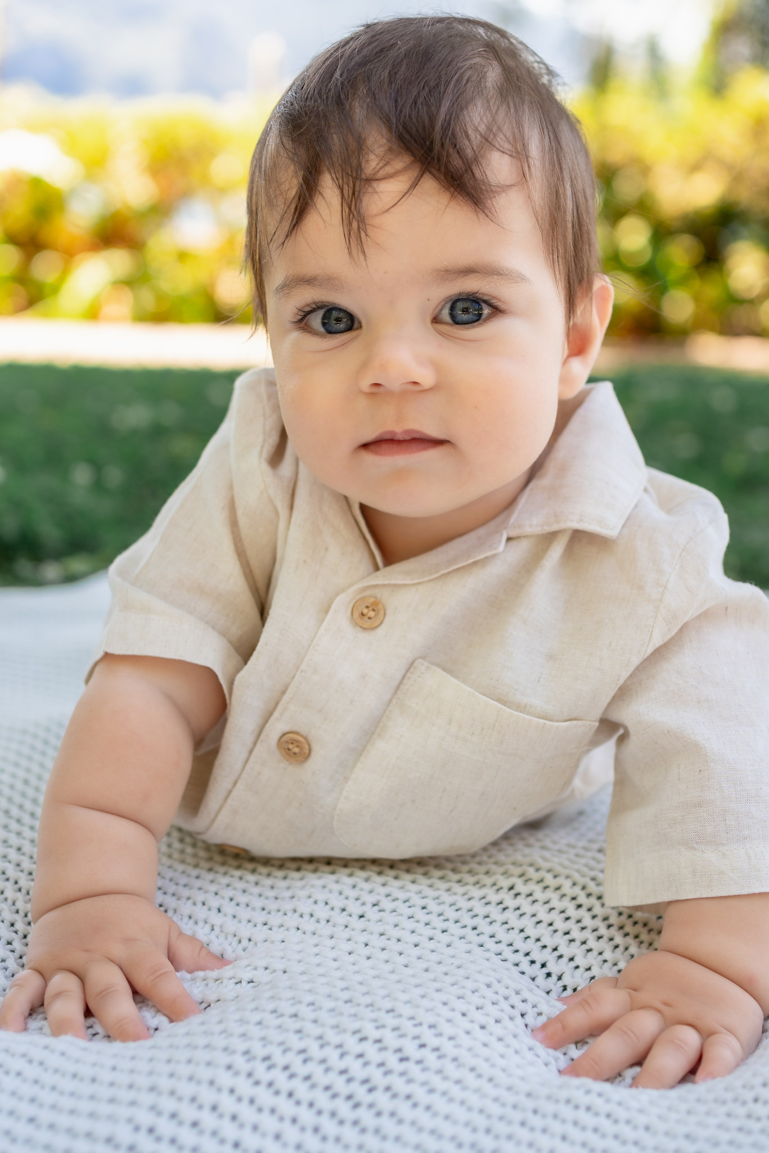 En brazos de mamá. Fotografía profesional en Calafell - Elena Medvedeva