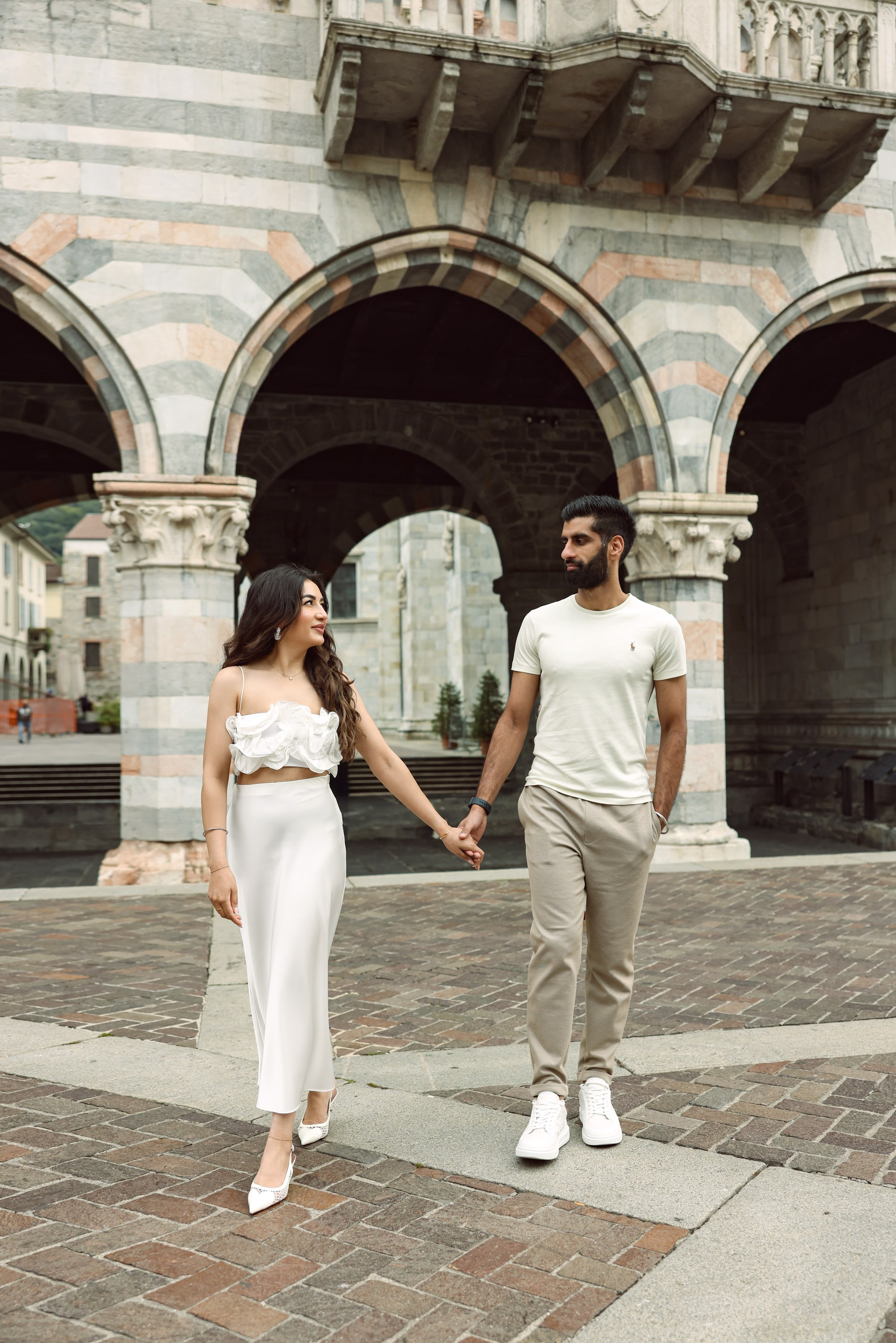 Photographer love-stories and proposals in Italy. Photographer in Milan, Como, Garda lake