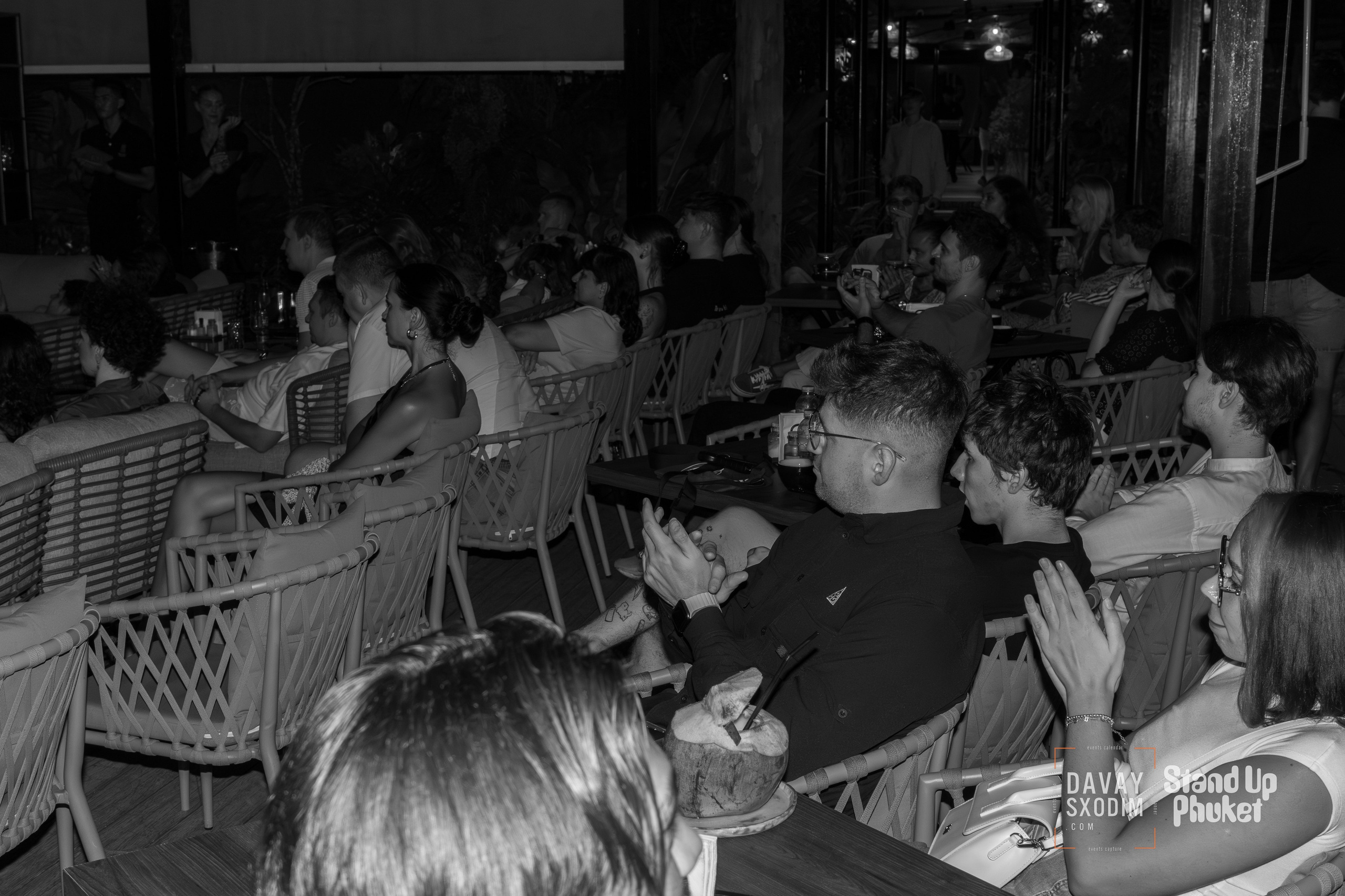 Standup Влада Лапина | Фоторепортаж | Афиша | DAVAYSXODIM.com PHUKET. АФИША|ФОТОРЕПОРТАЖИ|ИВЕНТЫ|ПХУКЕТ