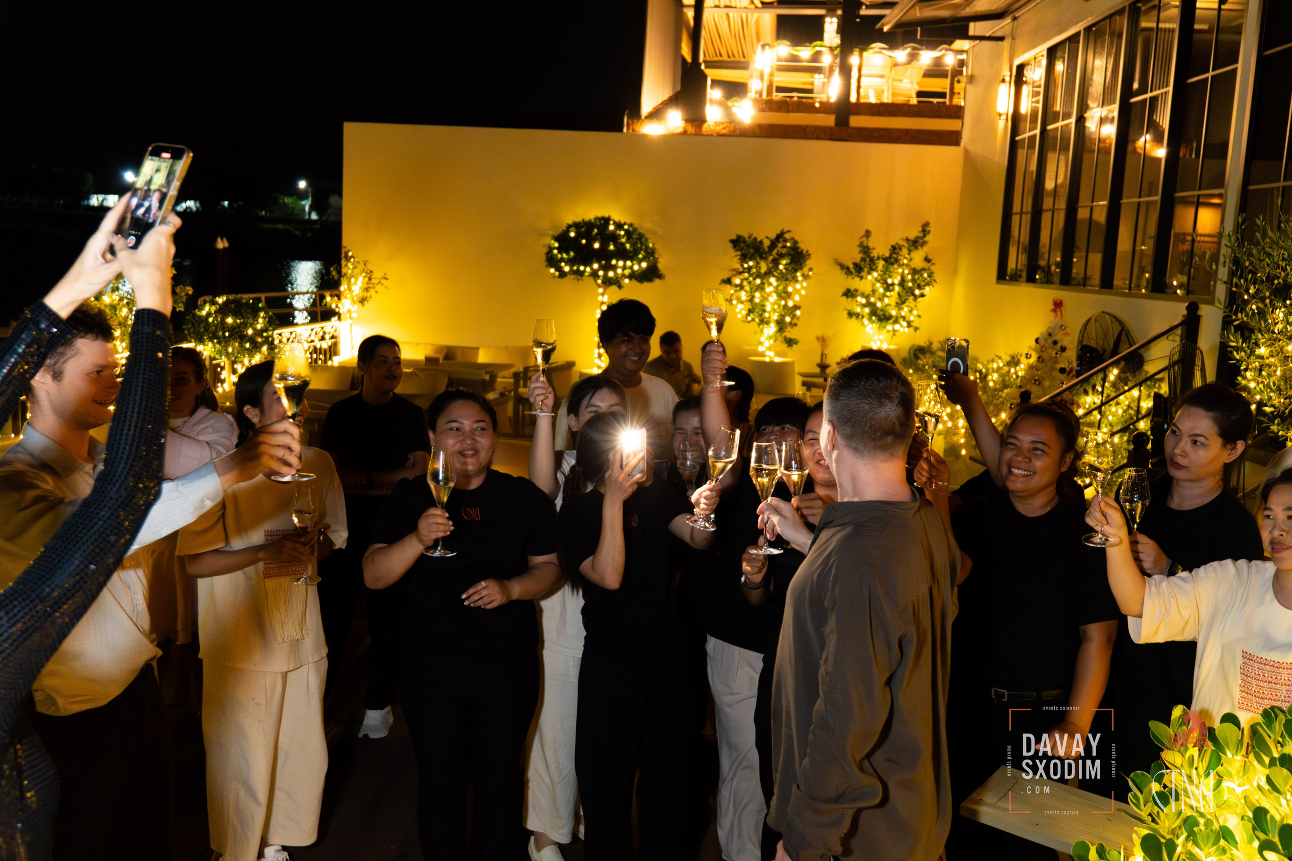 Новогодняя вечеринка | Фоторепортаж | Афиша | DAVAYSXODIM.com PHUKET. АФИША|ФОТОРЕПОРТАЖИ|ИВЕНТЫ|ПХУКЕТ