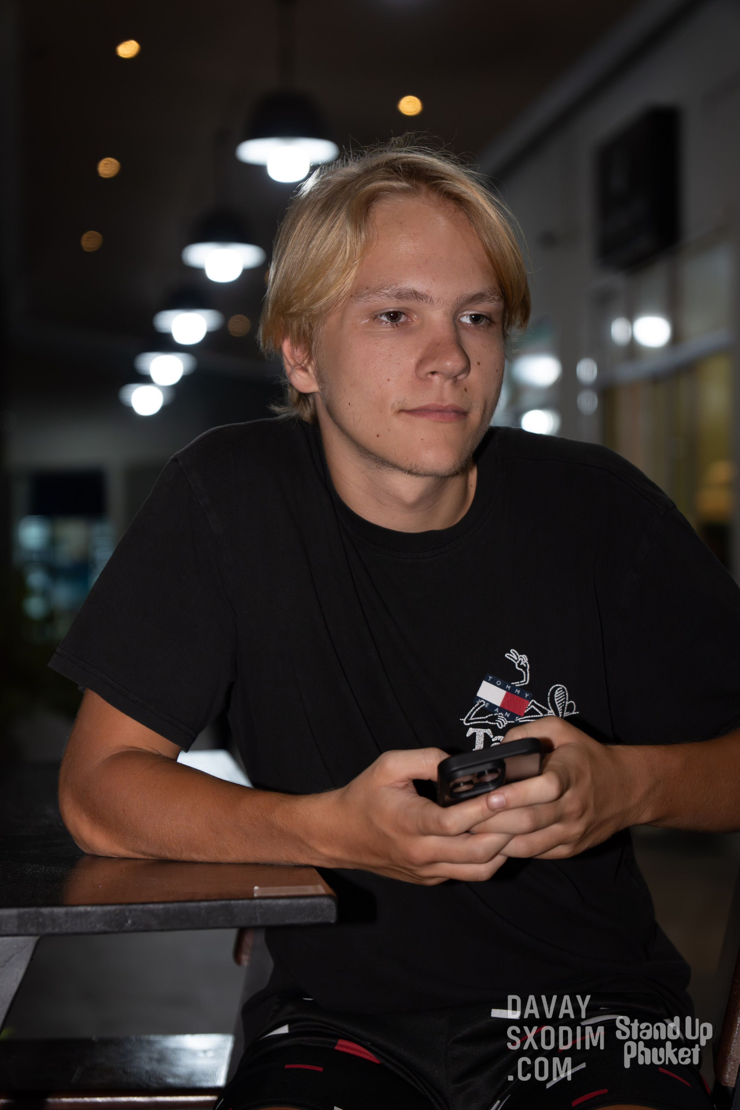 Standup-шоу «Тай-Болтай» | Фоторепортаж | Афиша | DAVAYSXODIM.com PHUKET. АФИША|ФОТОРЕПОРТАЖИ|ИВЕНТЫ|ПХУКЕТ