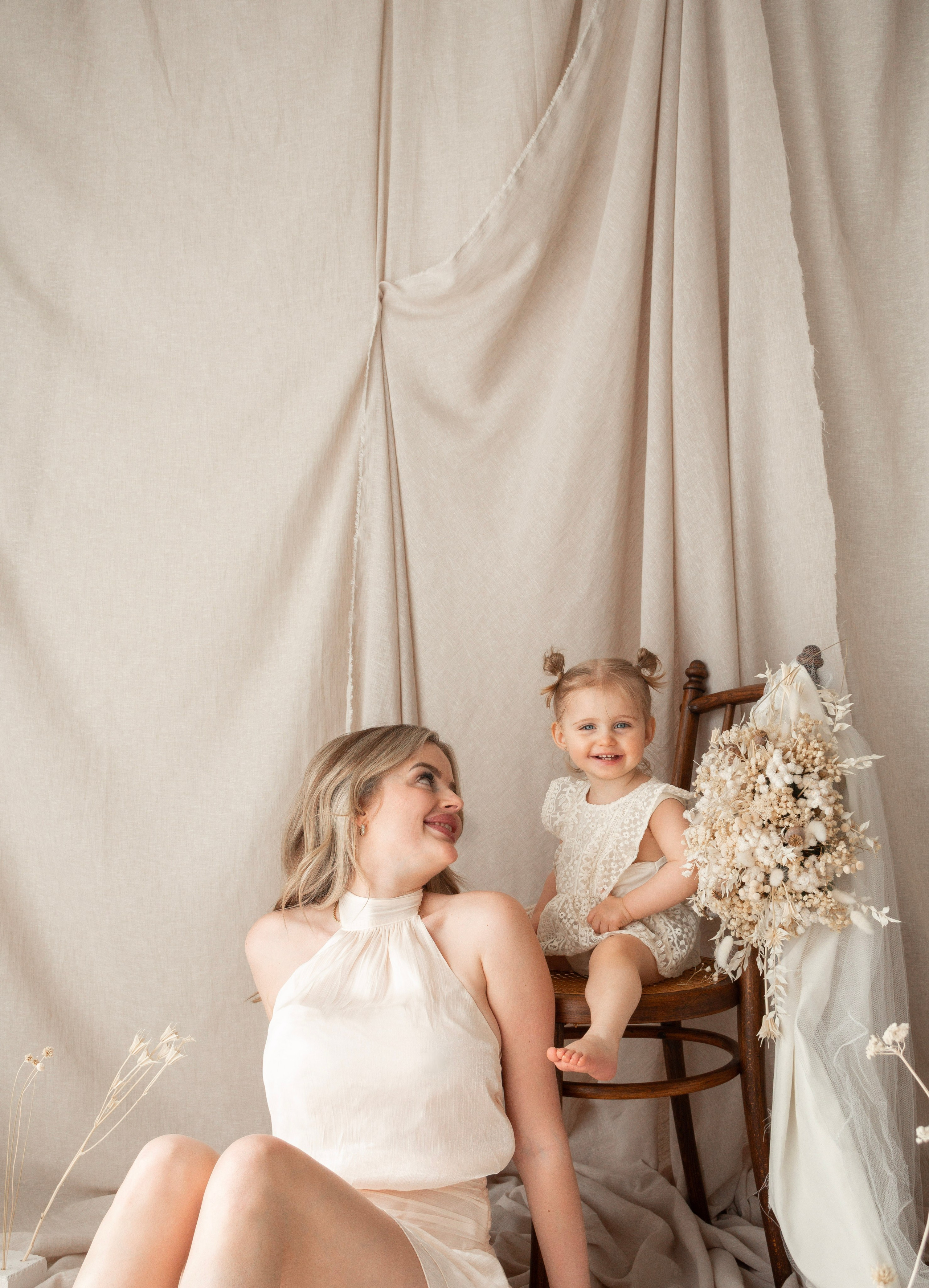 Mommy & me: Valerie & Stella. Zwangerschapsfotografie, newborn, gezinnen, branding, liefde én geboortefotografie