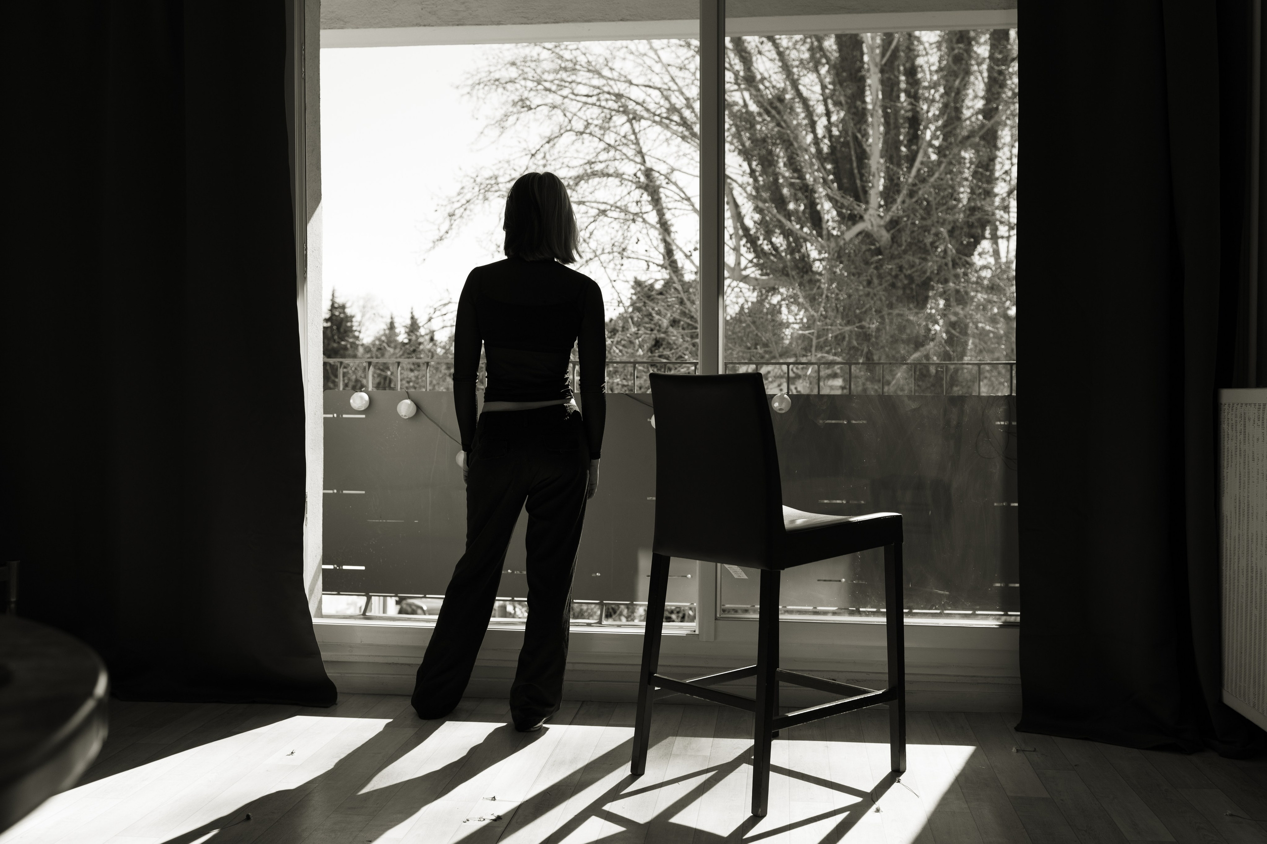 Portrait de femme charismatique. Histoires d’amour, séances photos de famille et de mariage en France