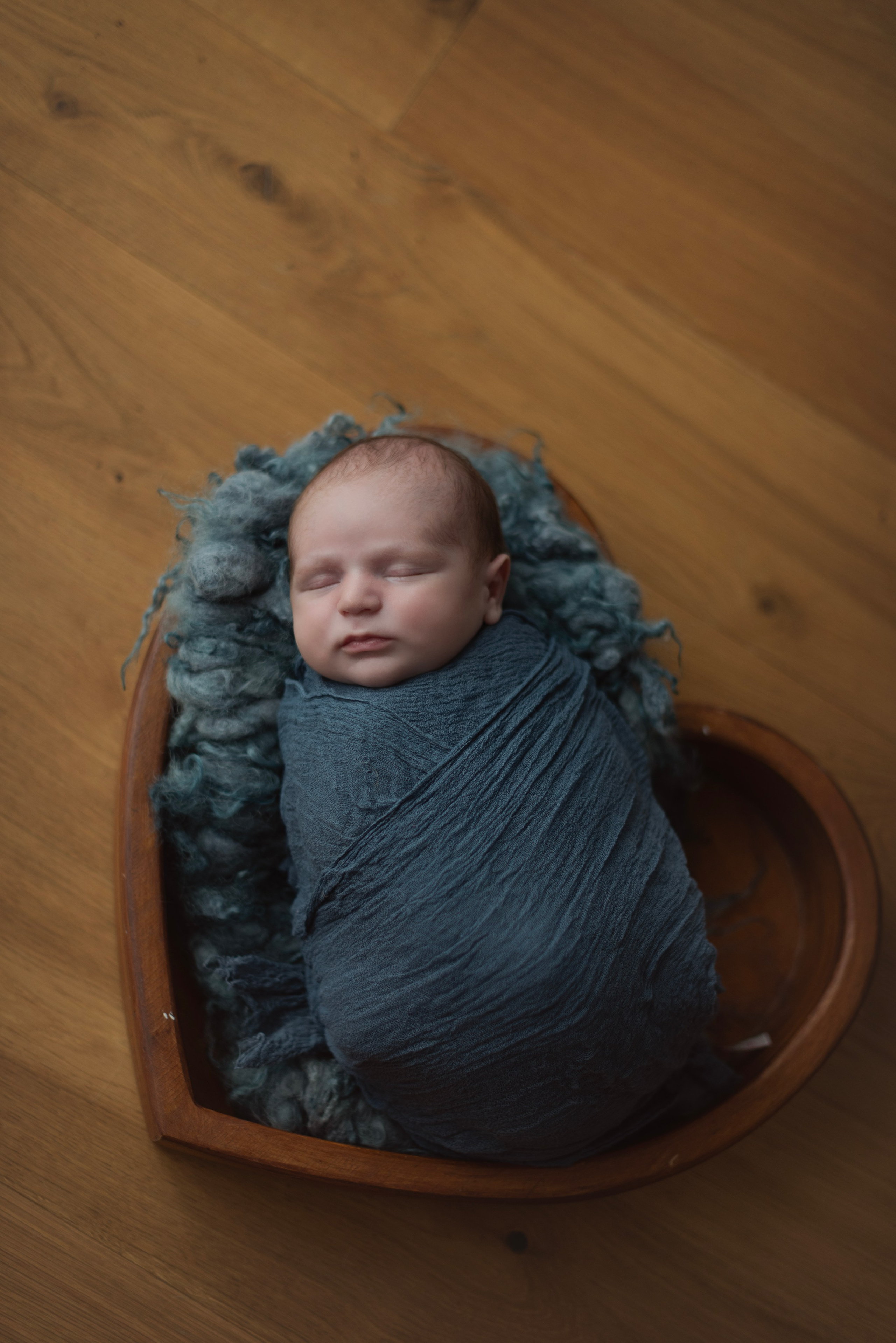 Newborn. Fotograf de nou-nascuti, maternitate si familie din Brasov