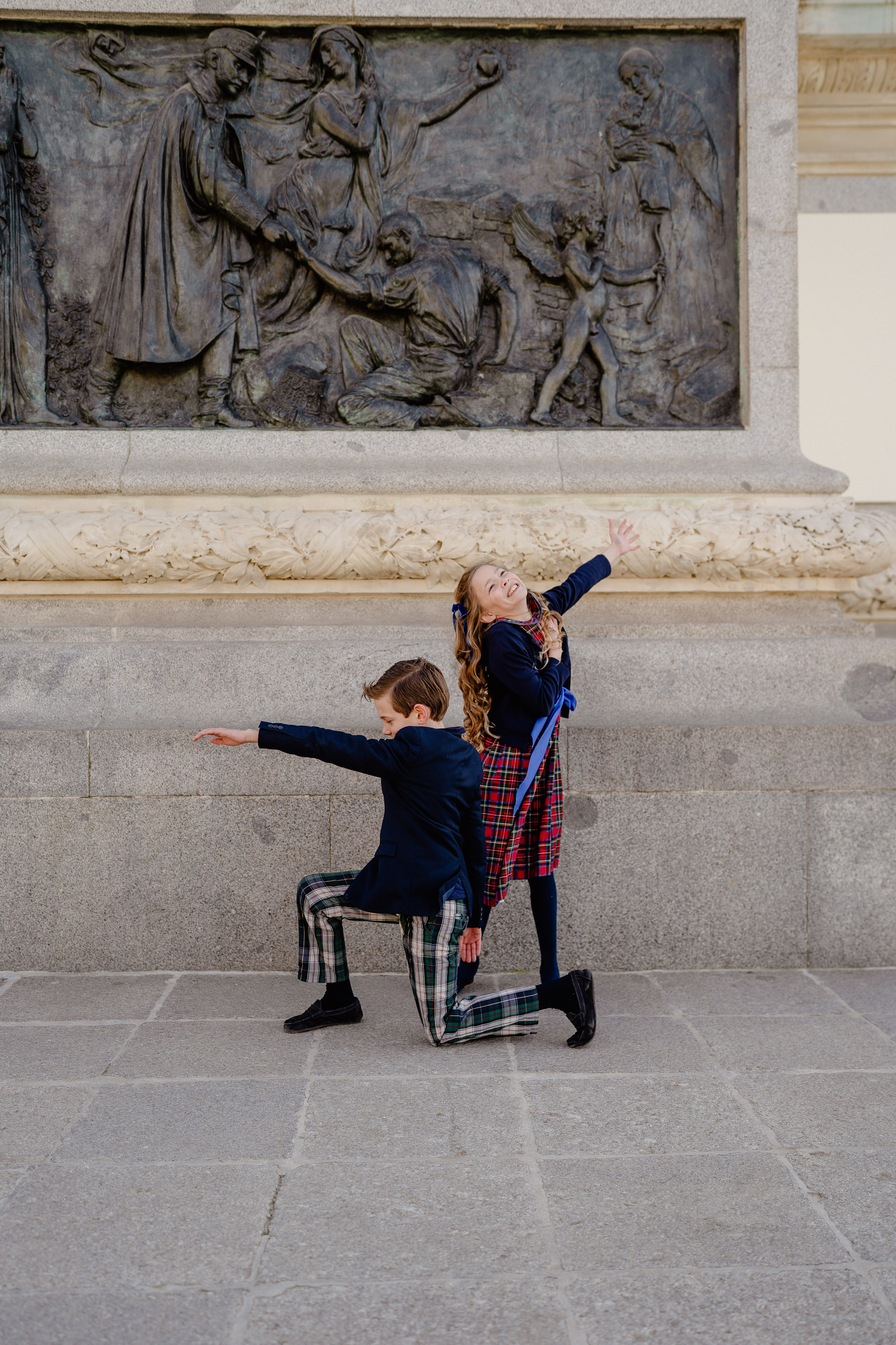 Family photoshoot in Retiro Park. Madrid Photographer for Proposals, Engagements & Families | Anya Petrova