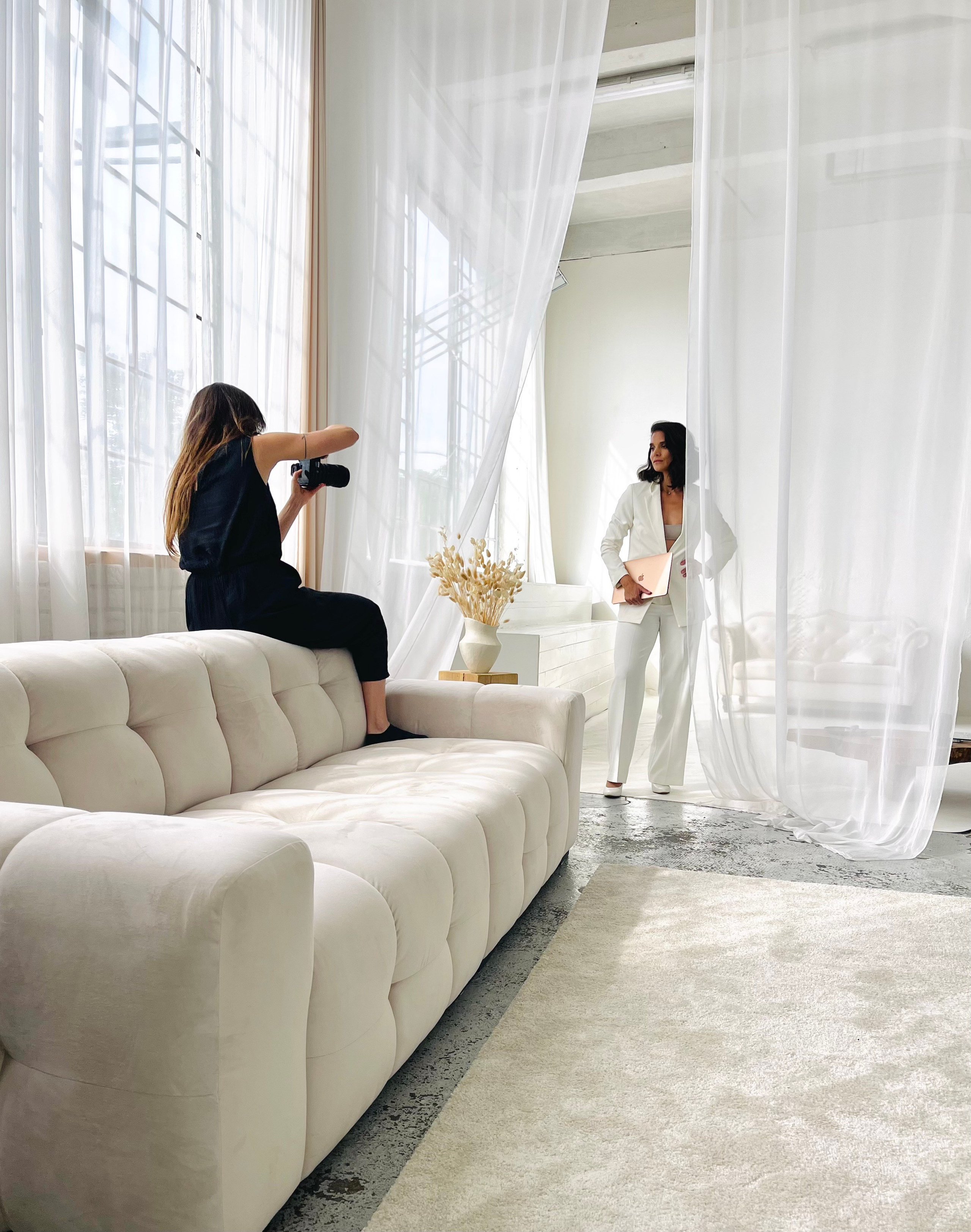 Price and booking. Dana Lišková — Empathetic Photographer | Introspective Artist |Neurodivergent Coach | Founder of Artepy.cz