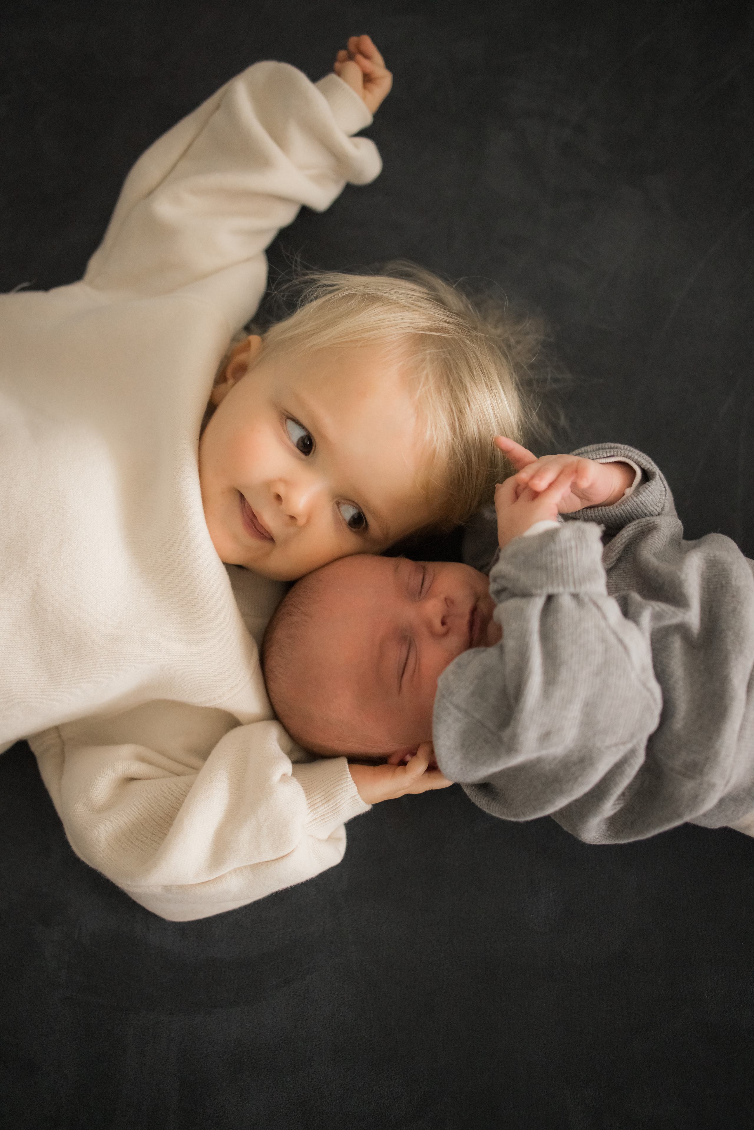 Sheryl & Tobias. Family photographer Zurich & Switzerland Daria Moore