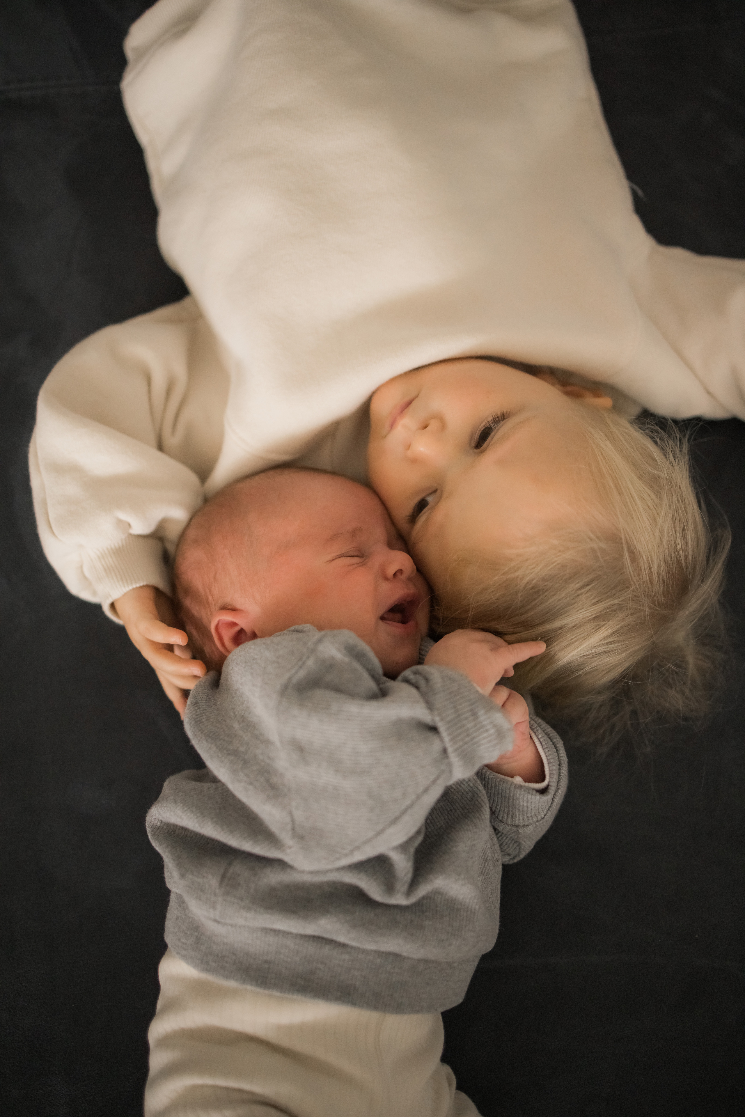 Sheryl & Tobias. Family photographer Zurich & Switzerland Daria Moore