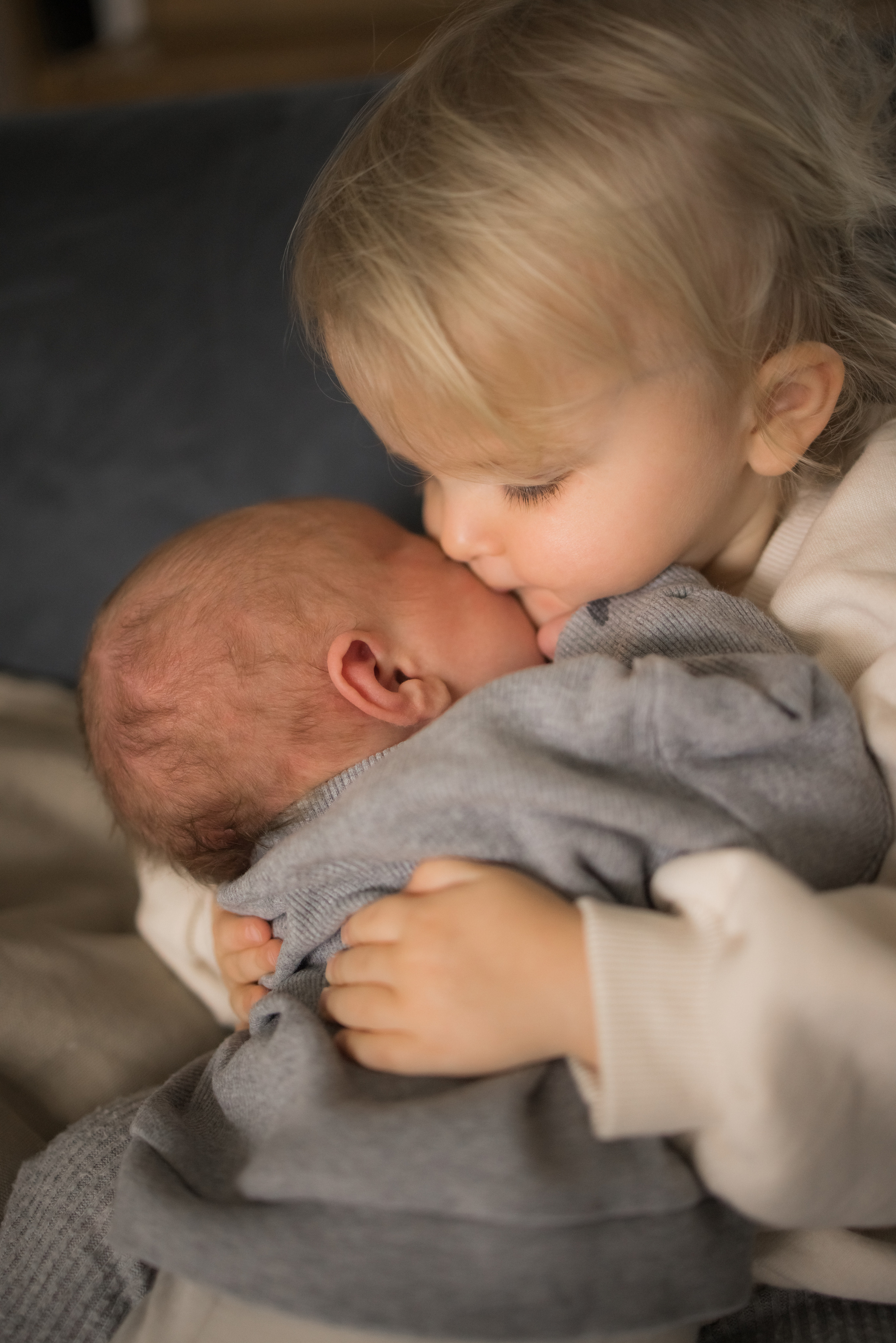 Sheryl & Tobias. Family photographer Zurich & Switzerland Daria Moore