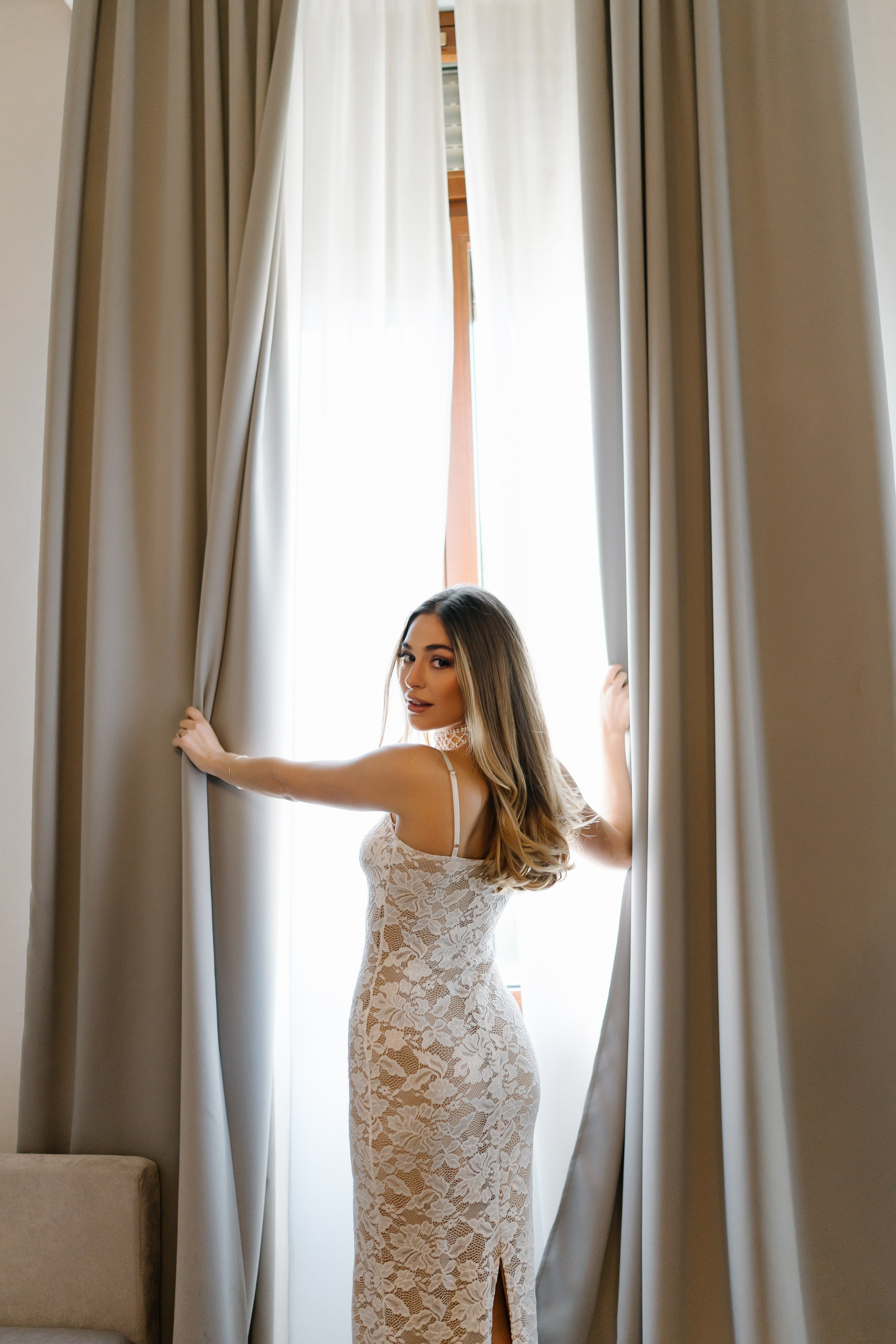 Aurora. Wedding photographer Italy