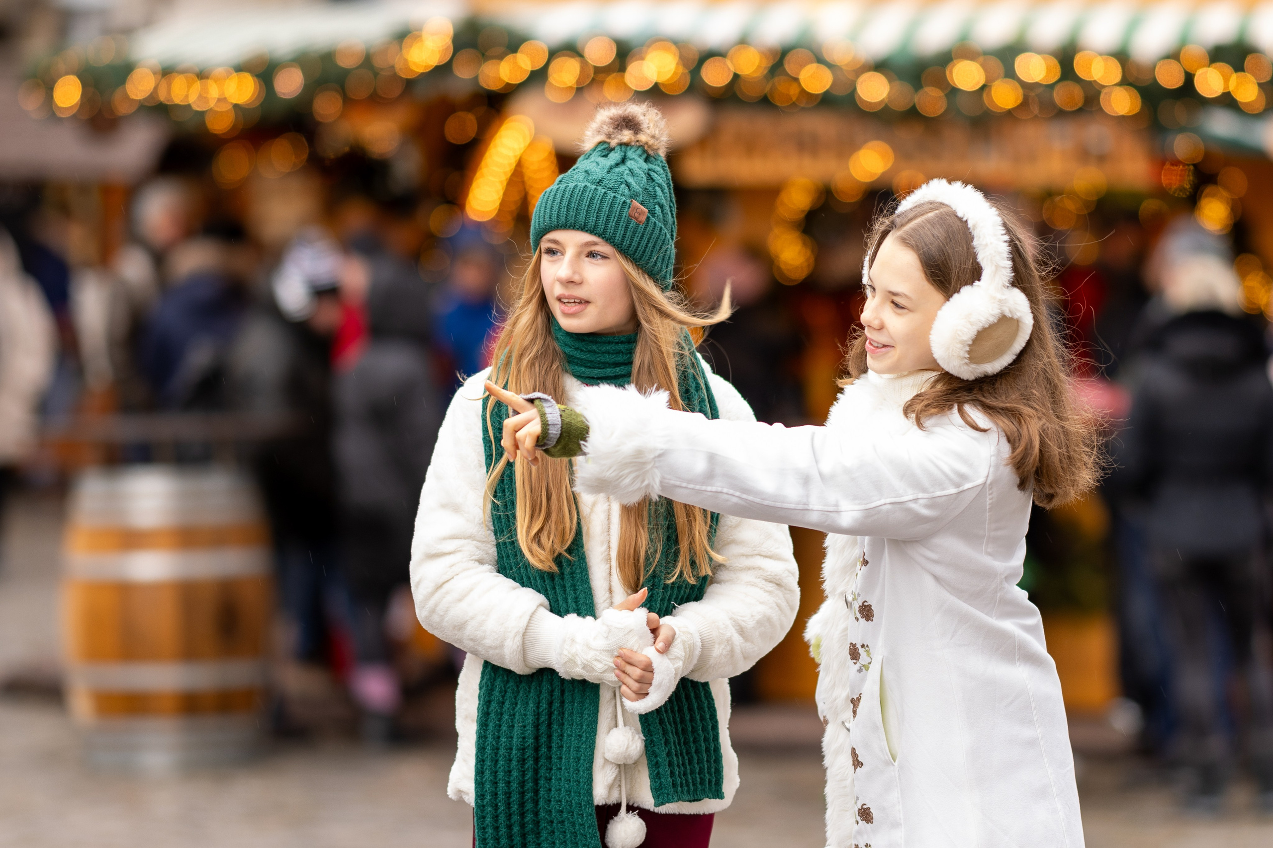 Photo shoot at the Christmas fair in Dresden 2024. Family & Maternity Photographer in Dresden Tatiana Mudryak