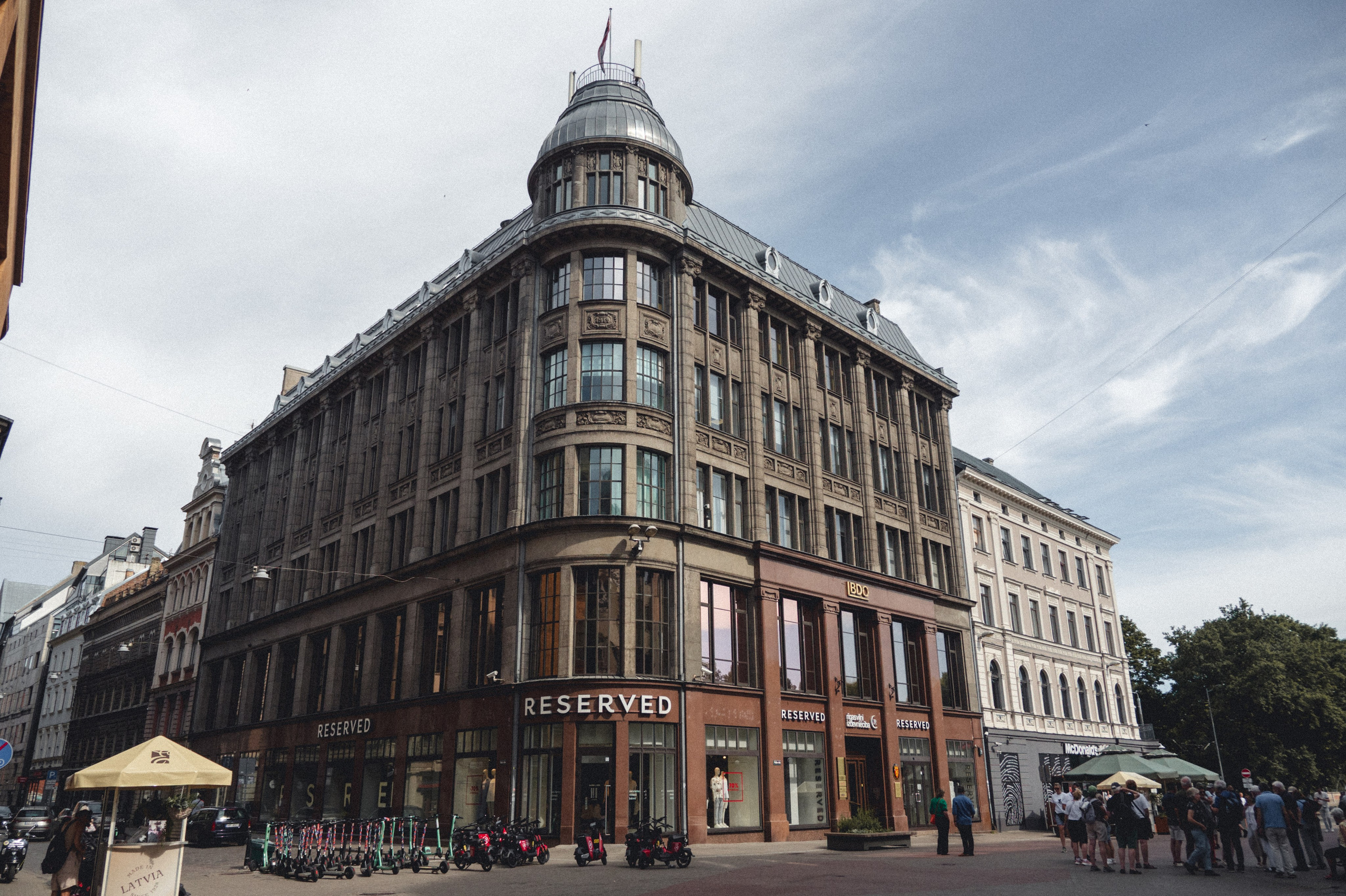 Voyage à Riga. Photographe sur Cote d’Azur. Portraits de familles, couples, enfants, événements