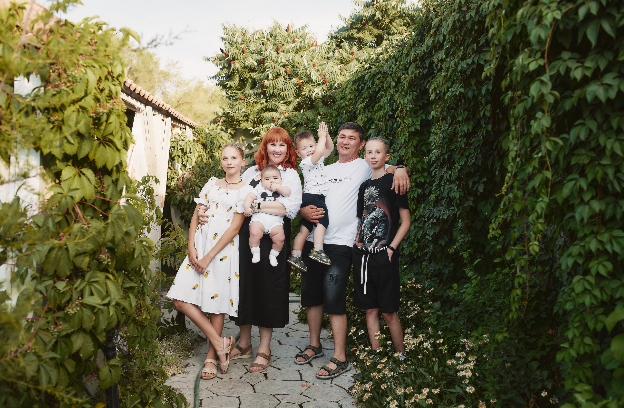 Большая Семейная Фотосессия Вартанова – Ваш Семейный Фотограф в Бишкек. Валерия Вартанова. Фотограф