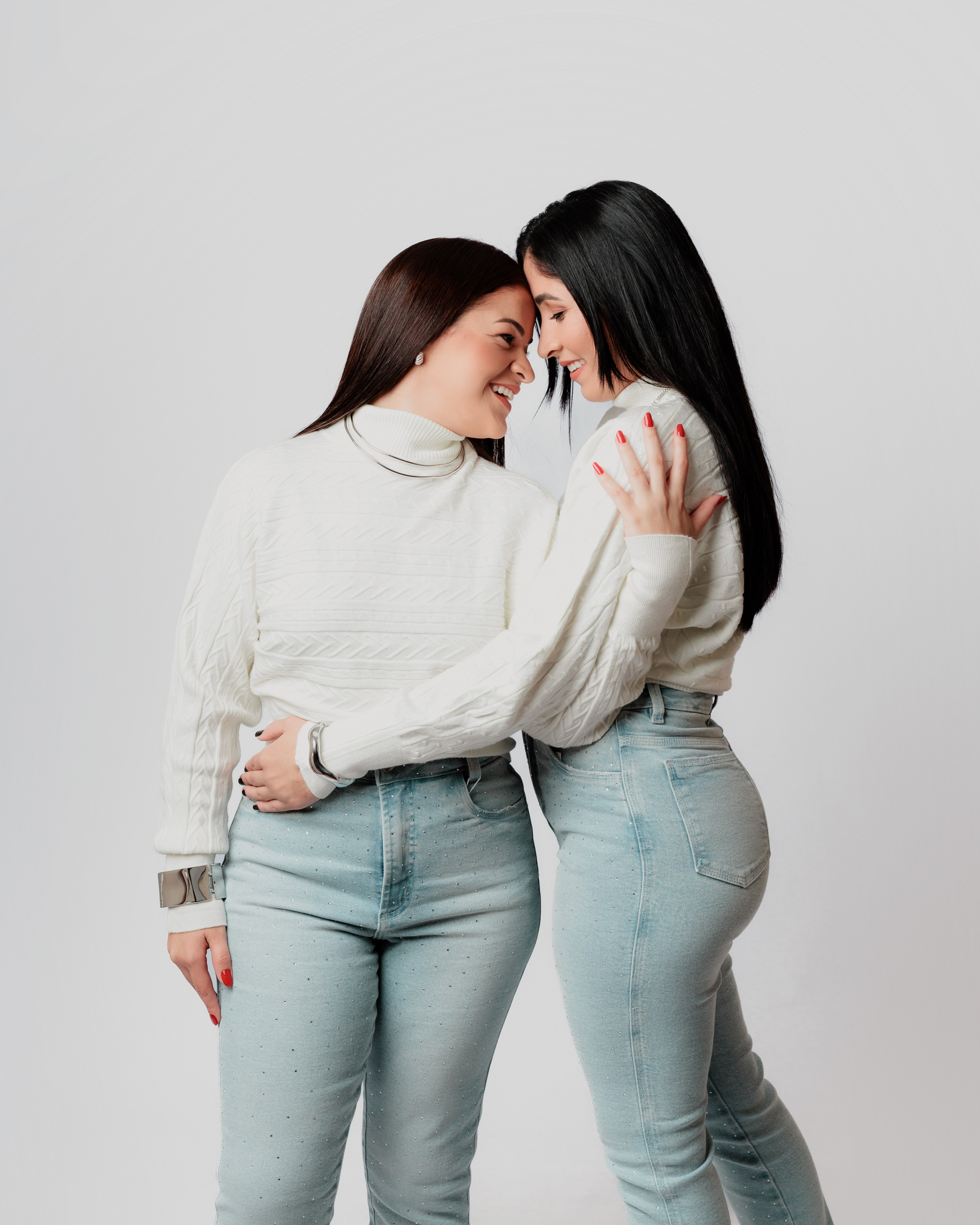 2025 | Cristiane e Cristina — Ensaio — Estudio. Denis Damasceno | Fotografia