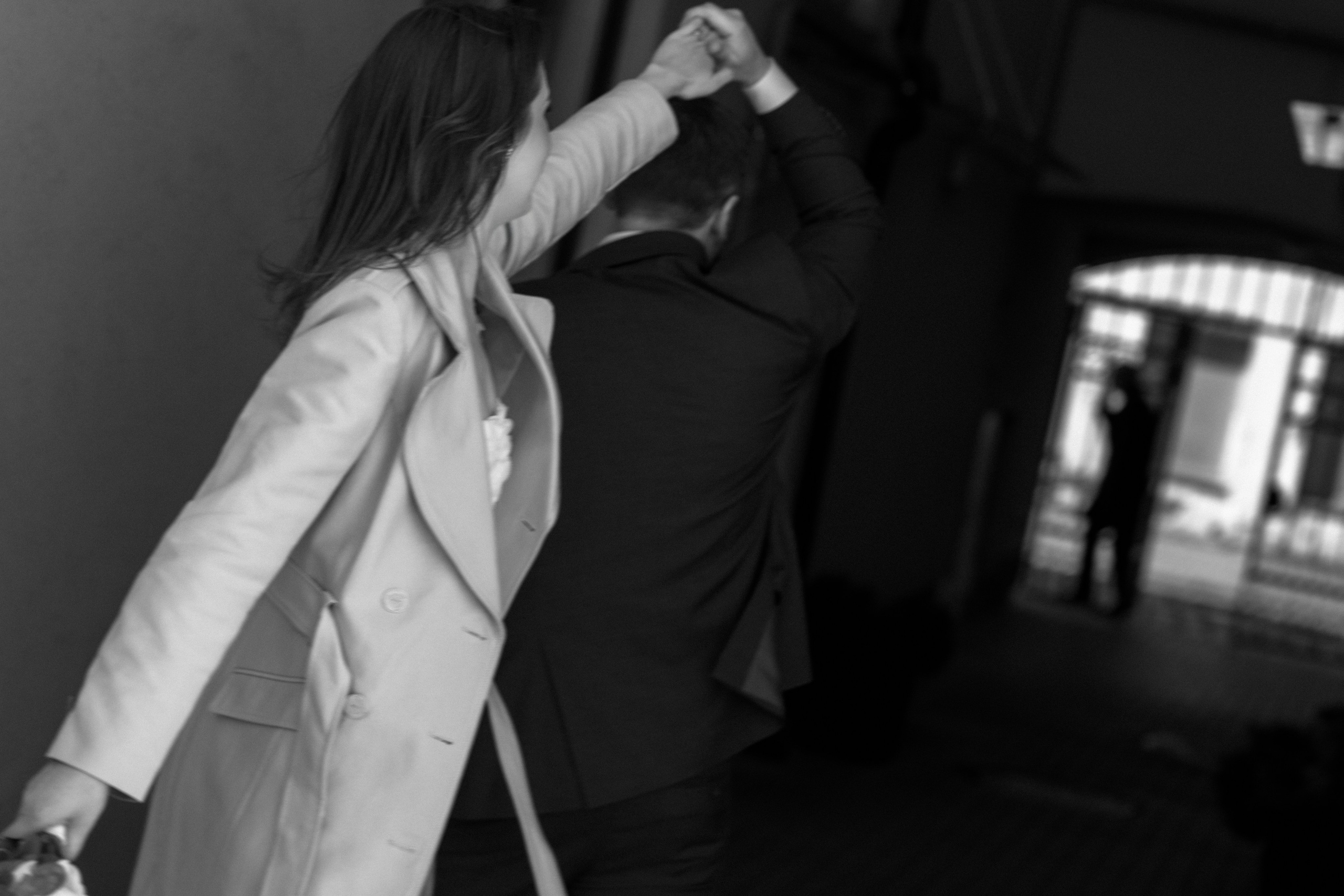 Monika ir Vytautas — miestu alsuojanti trumpa jaunųjų fotosesija Kaune