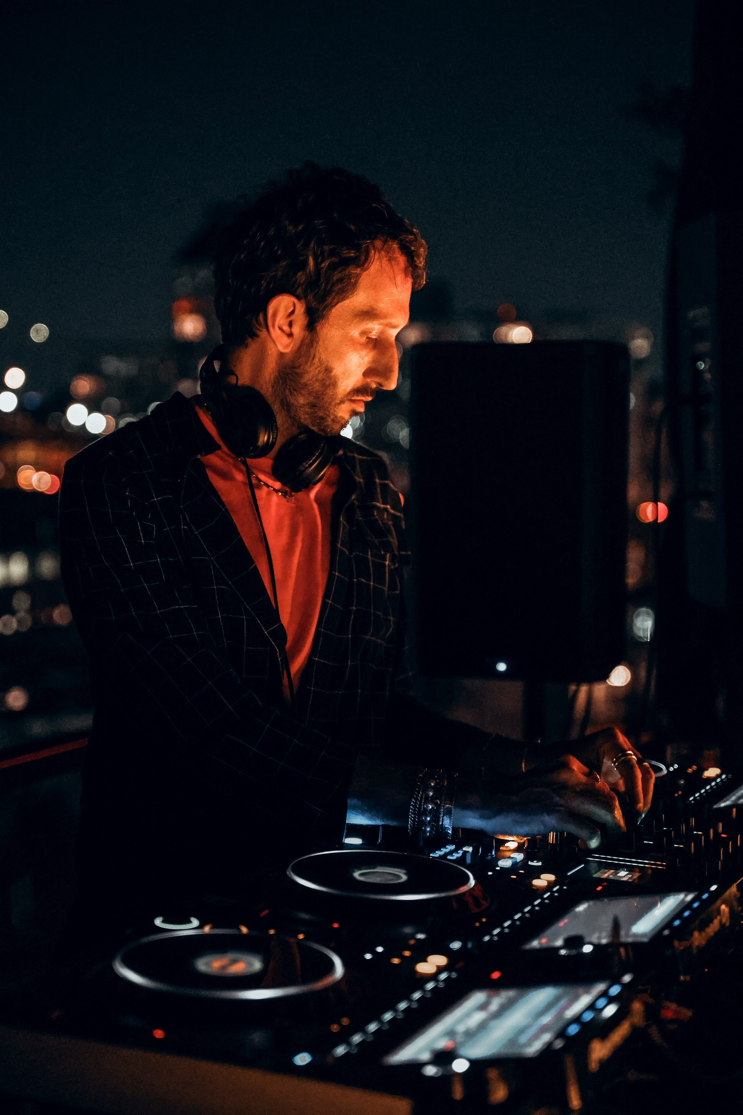 Chetana sunset sessions (@chetanaworld). Photographer New York / Los Angeles