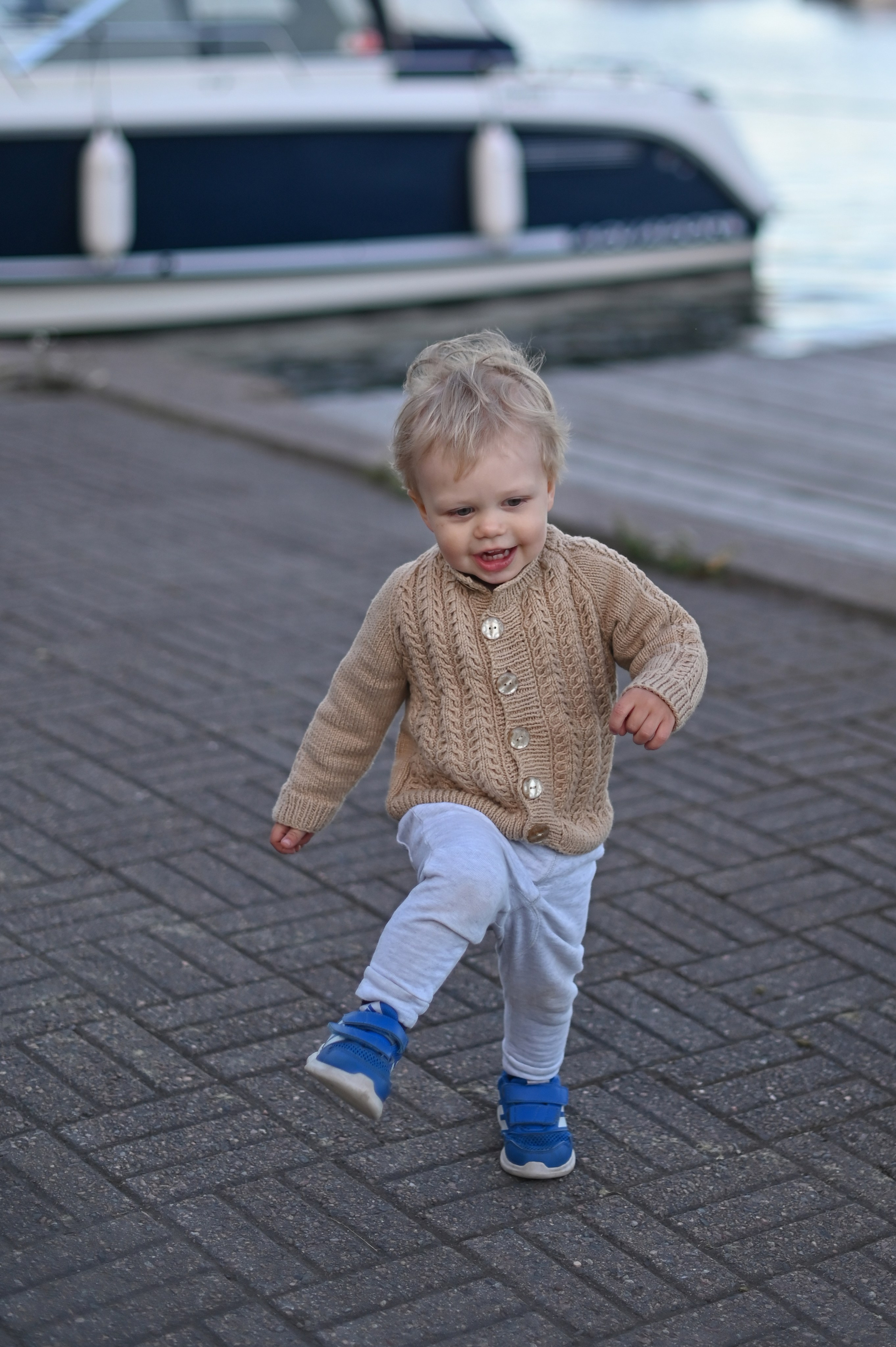 На детской площадке. Детский и семейный фотограф в финляндии дина пулкка. контент фотограф