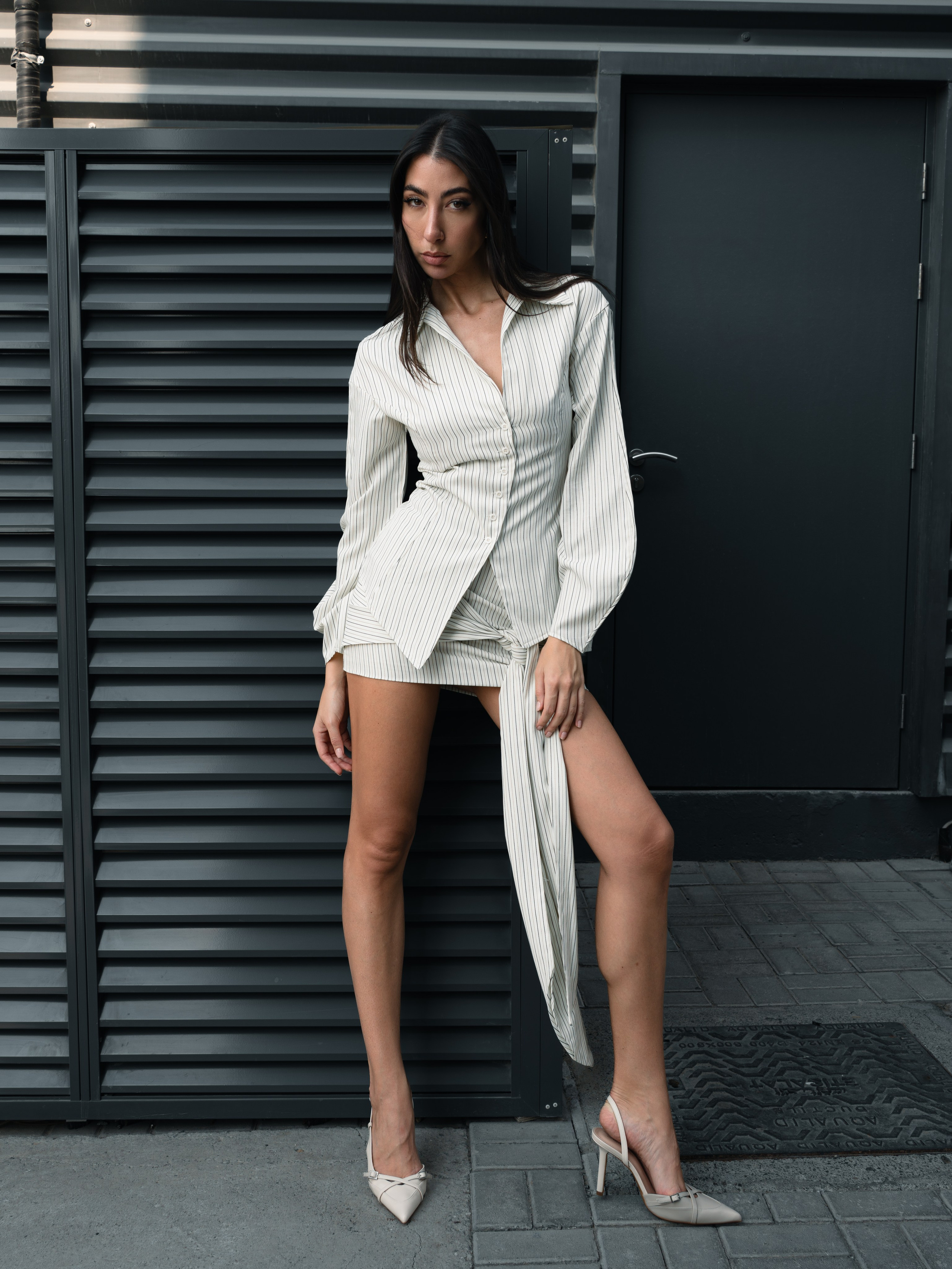 Urban geometry contemporary fashion portrait series in Dubai by Alisha Geva. Alisha Geva | Contemporary fashion women’s portrait Dubai