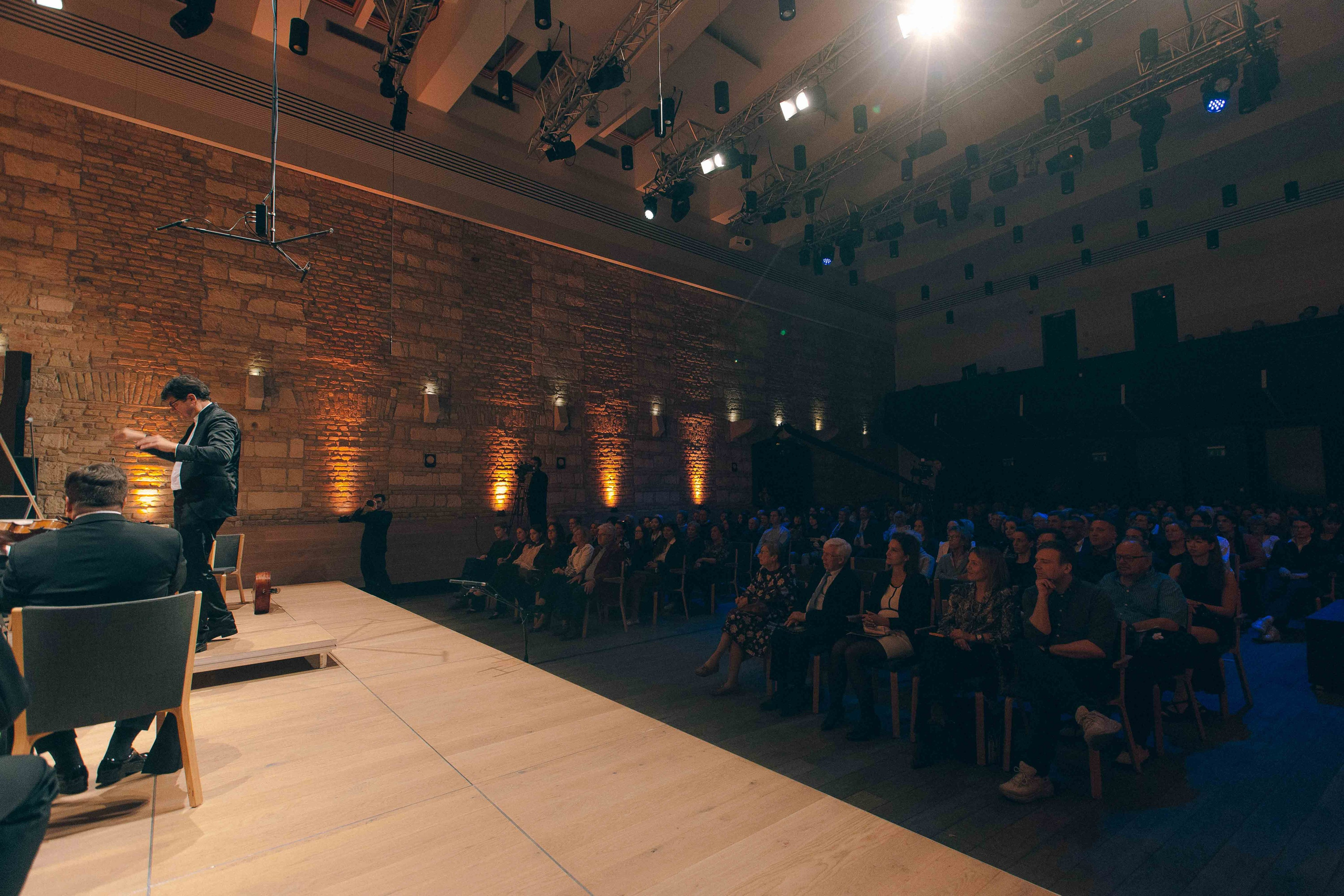 BUDAPEST MUSIC CENTER. Wedding&Event photographer Ismail Rzayev in Baku