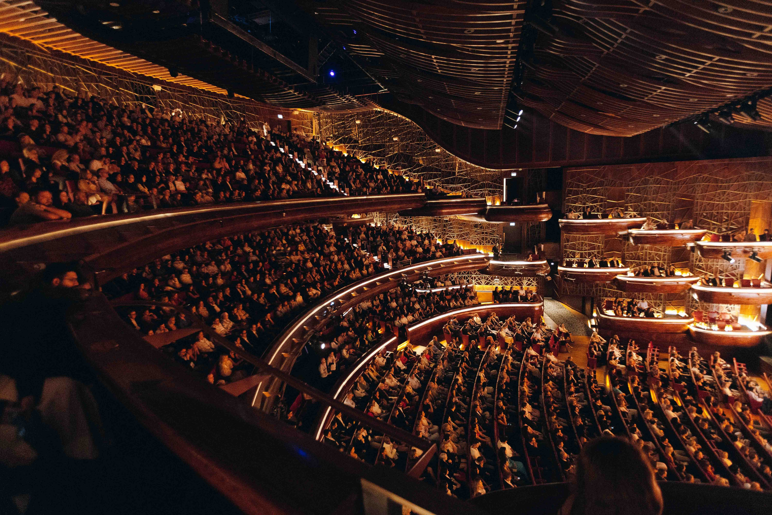DUBAI OPERA. Wedding&Event photographer Ismail Rzayev in Baku