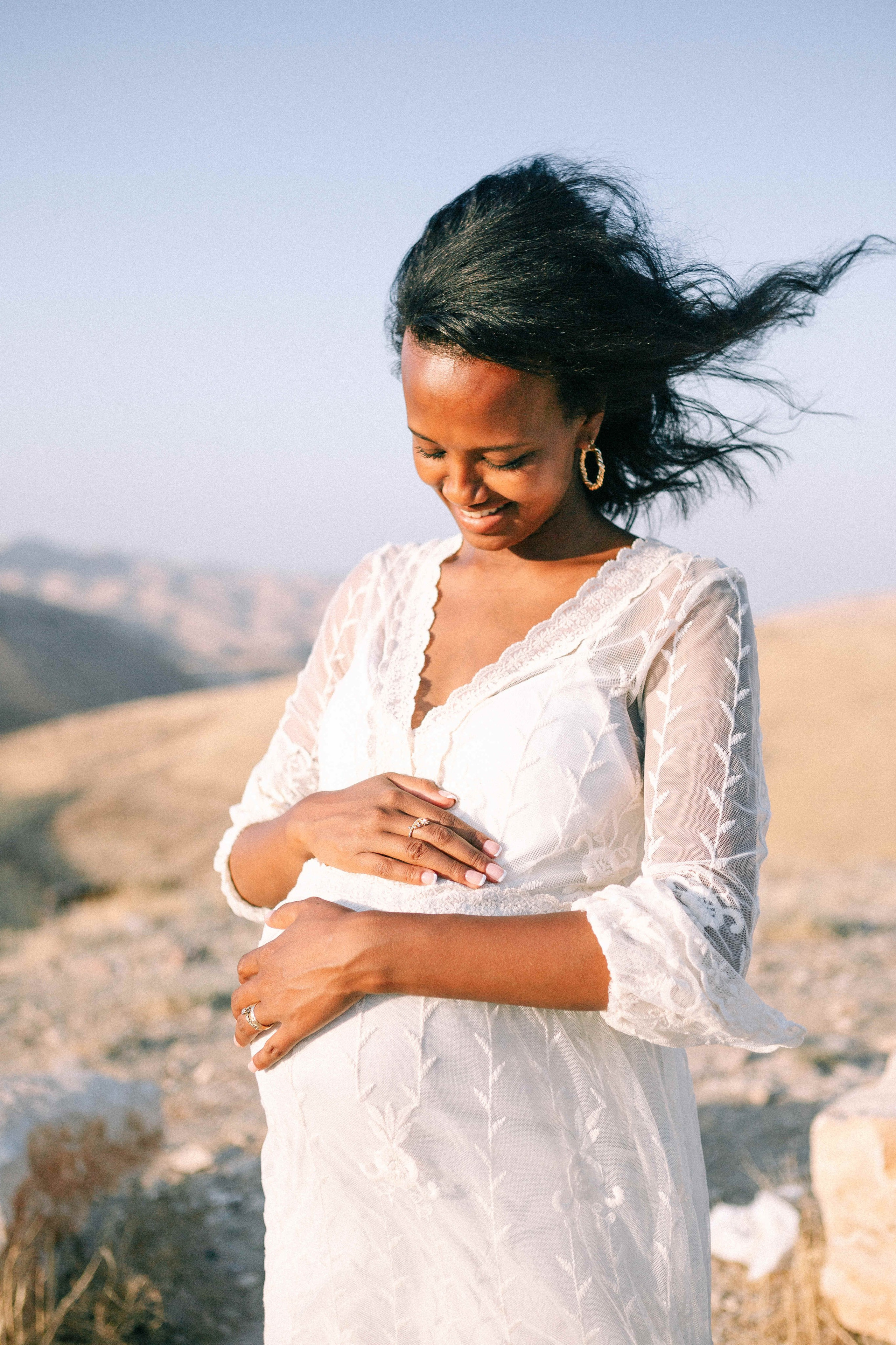 PHOTO SESSION IN THE DESERT NEAR MAALE ADUMIM. PHOTOGRAPHER IN ISRAEL