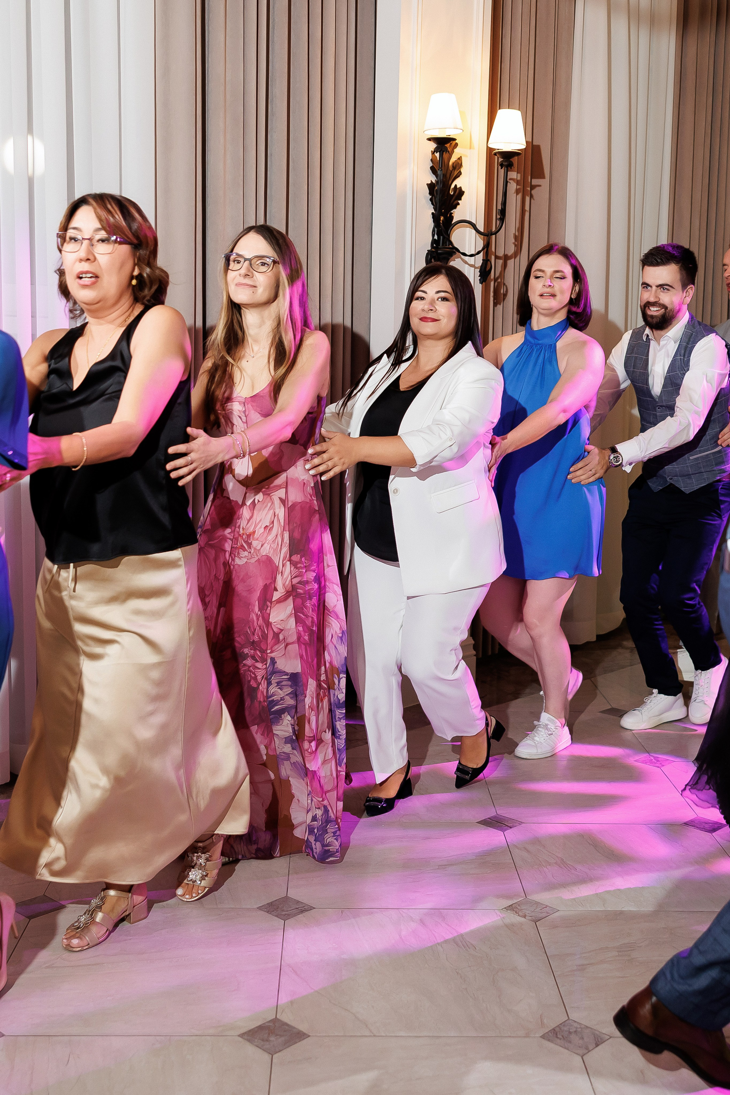 Serghei & Erica — Queen Residence. Servicii Foto și Video 067188353