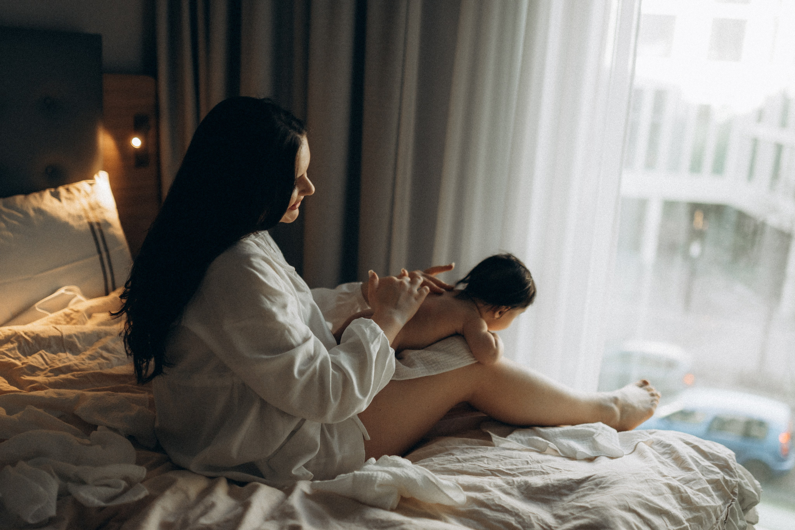 СЬЕМКА МАТЕРИНСТВА. Сімейний фотограф Лейпциг, Німеччина