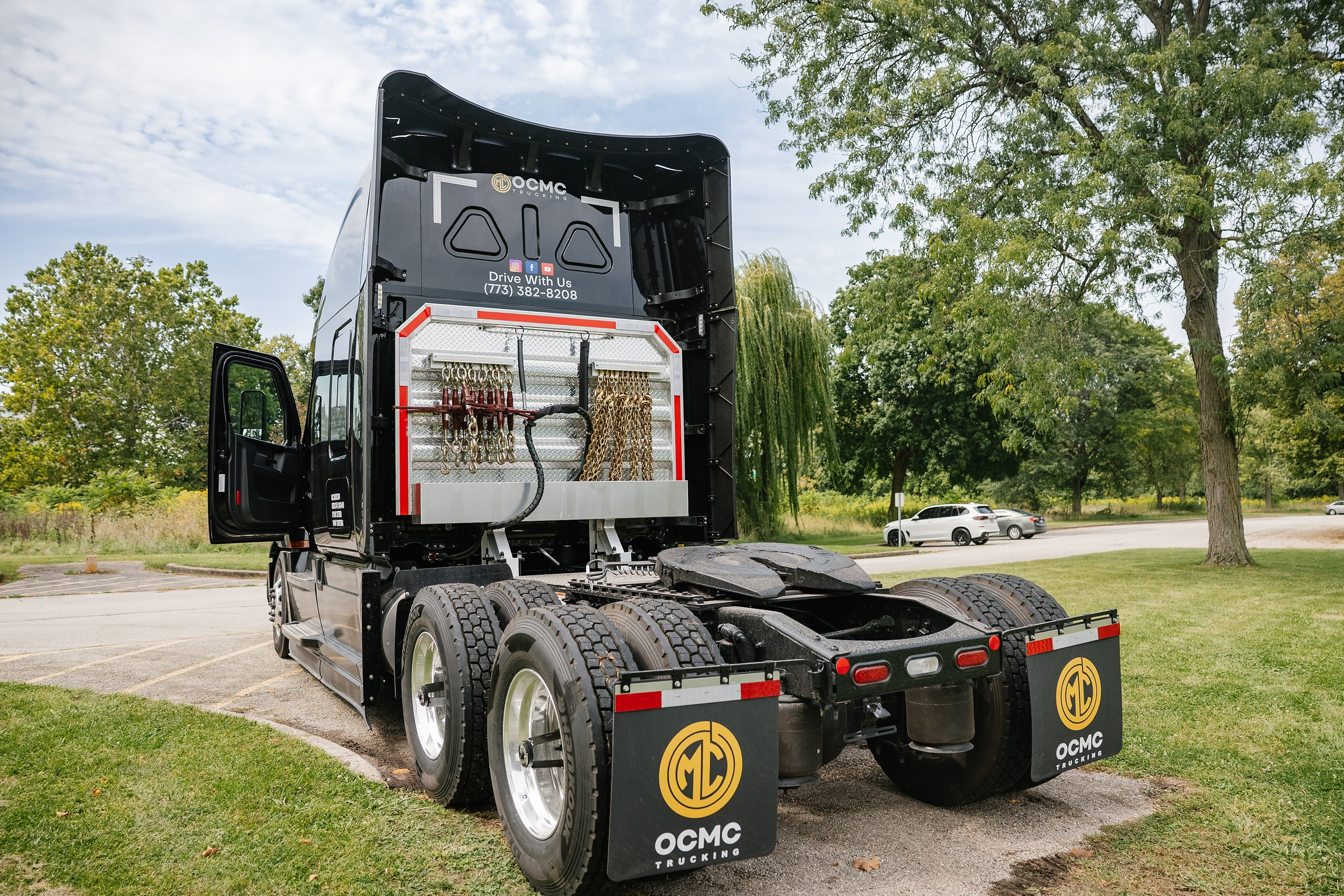 OCMC 09.13.2025. Wedding family event photographer in Chicago Nick Yushevich