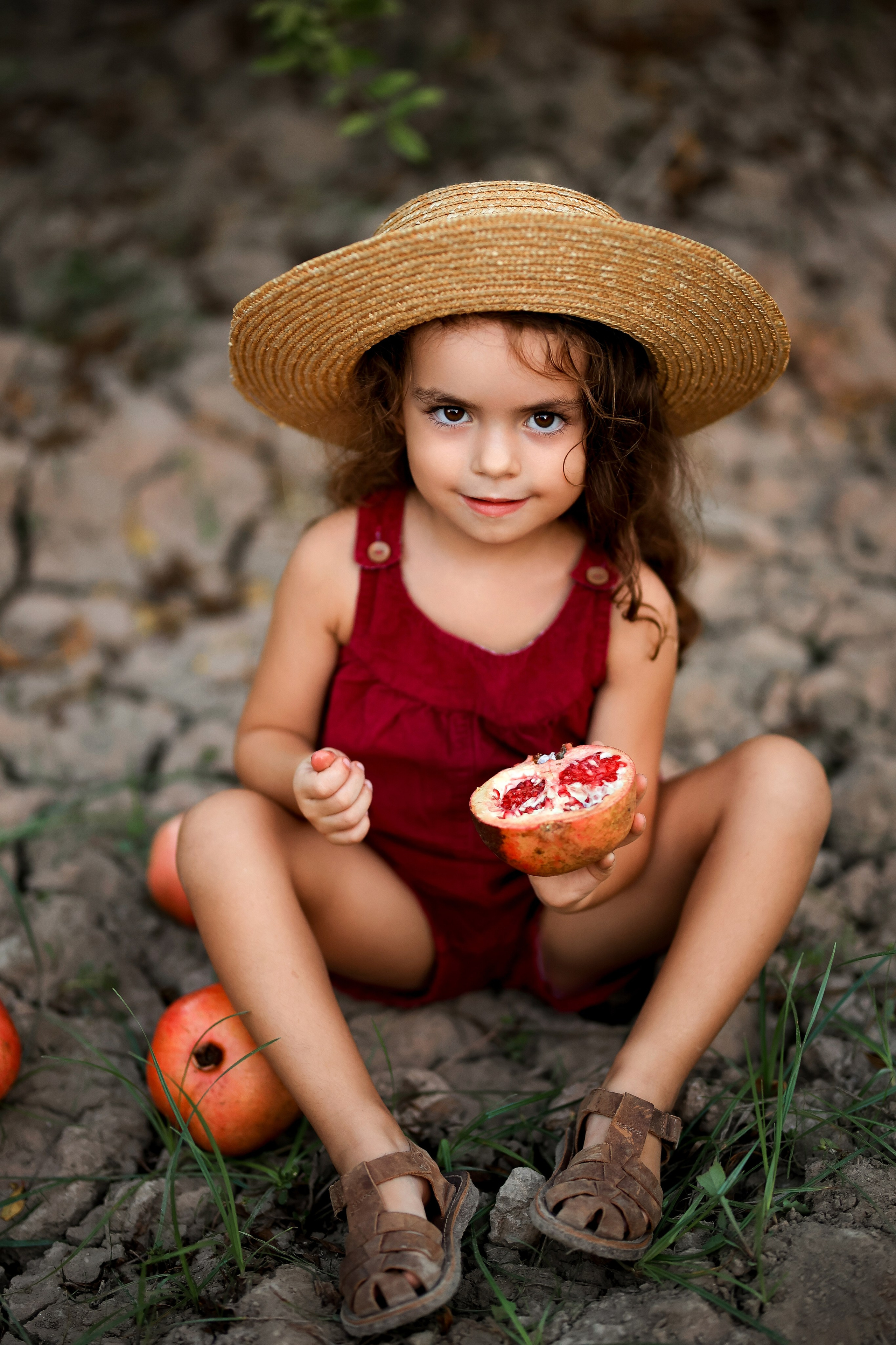 Photoshooting in pomegranate garden. Photographer in Turkey, Antalya, Kemer, Belek, Side, Kas, Fethiye