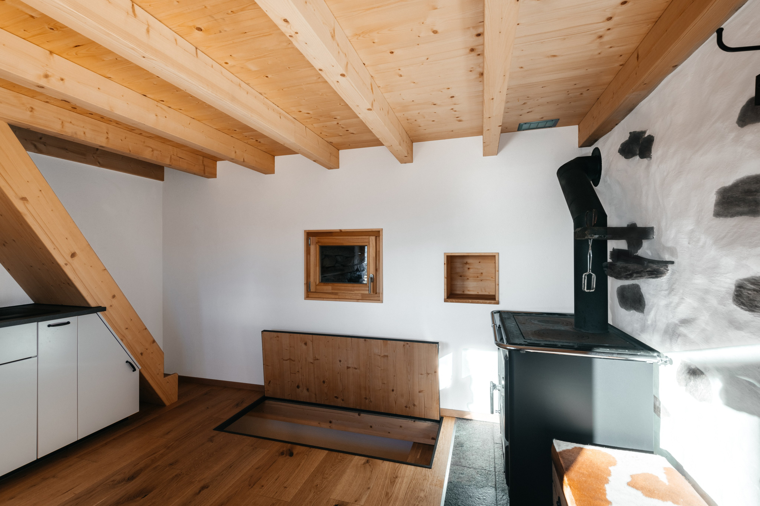 Rustico, VAL RESA, TICINO. Hallo! Ich bin Elena und arbeite als Immobilienfotografin