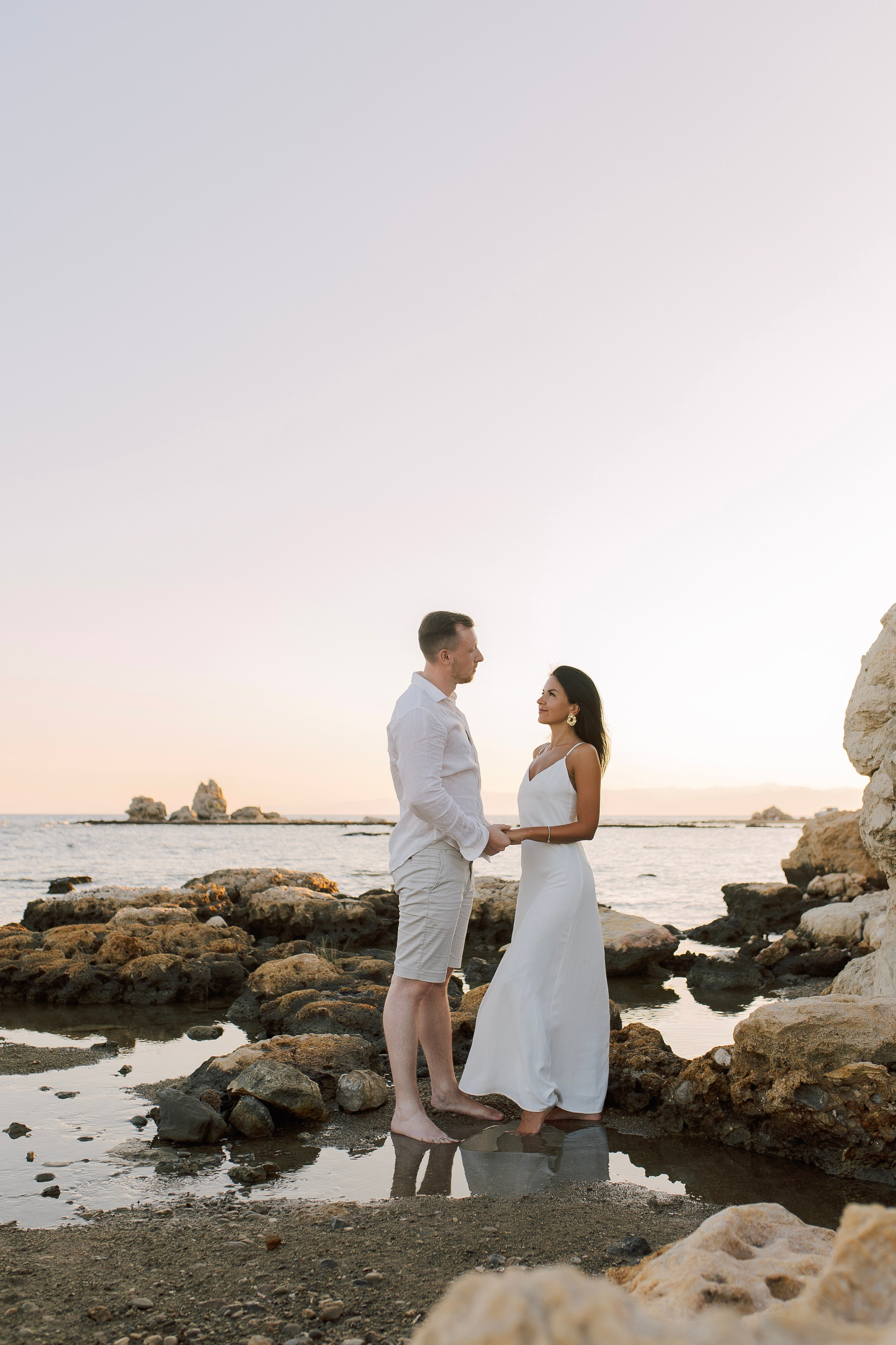 Aesthetic Couple Photoshoot Side Beach | Sunset Vibes. Professional Photographer in Alanya, Side, Belek, Antalya. Turkiye