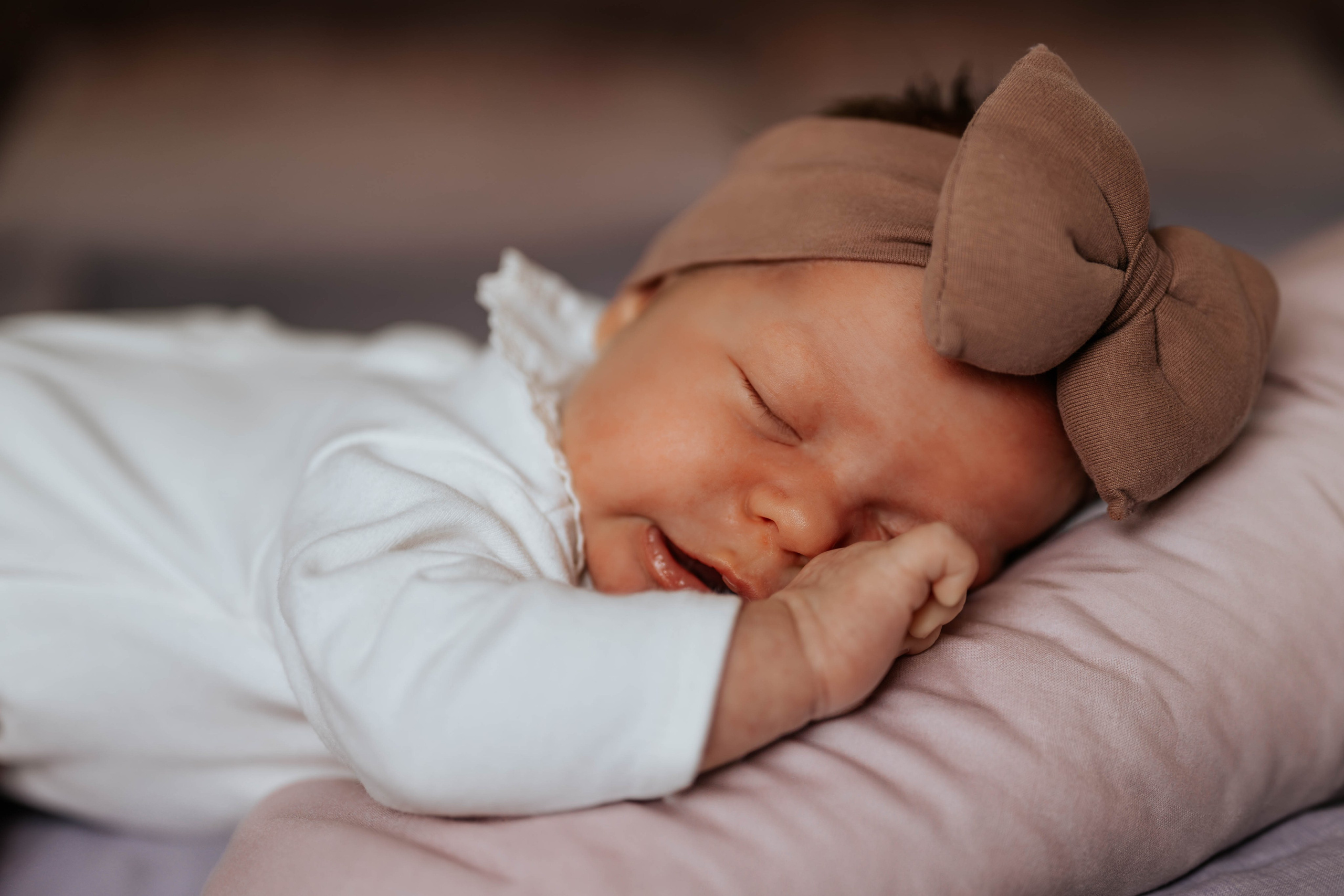 Mila - fotografisanje bebe kod kuće. Dečiji i porodični fotograf