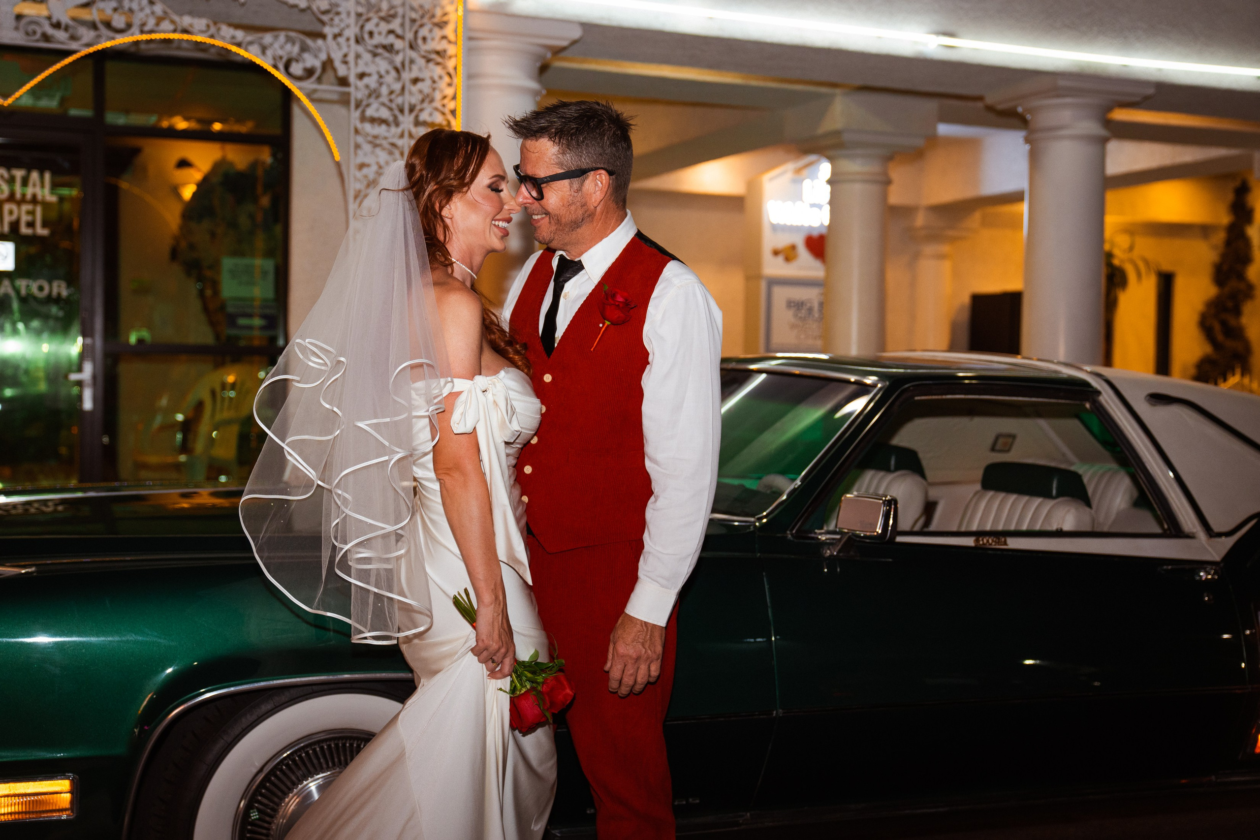 Rebecca&Todd. Wedding & elopement photographer Viktoriya Kravtsov. Las Vegas