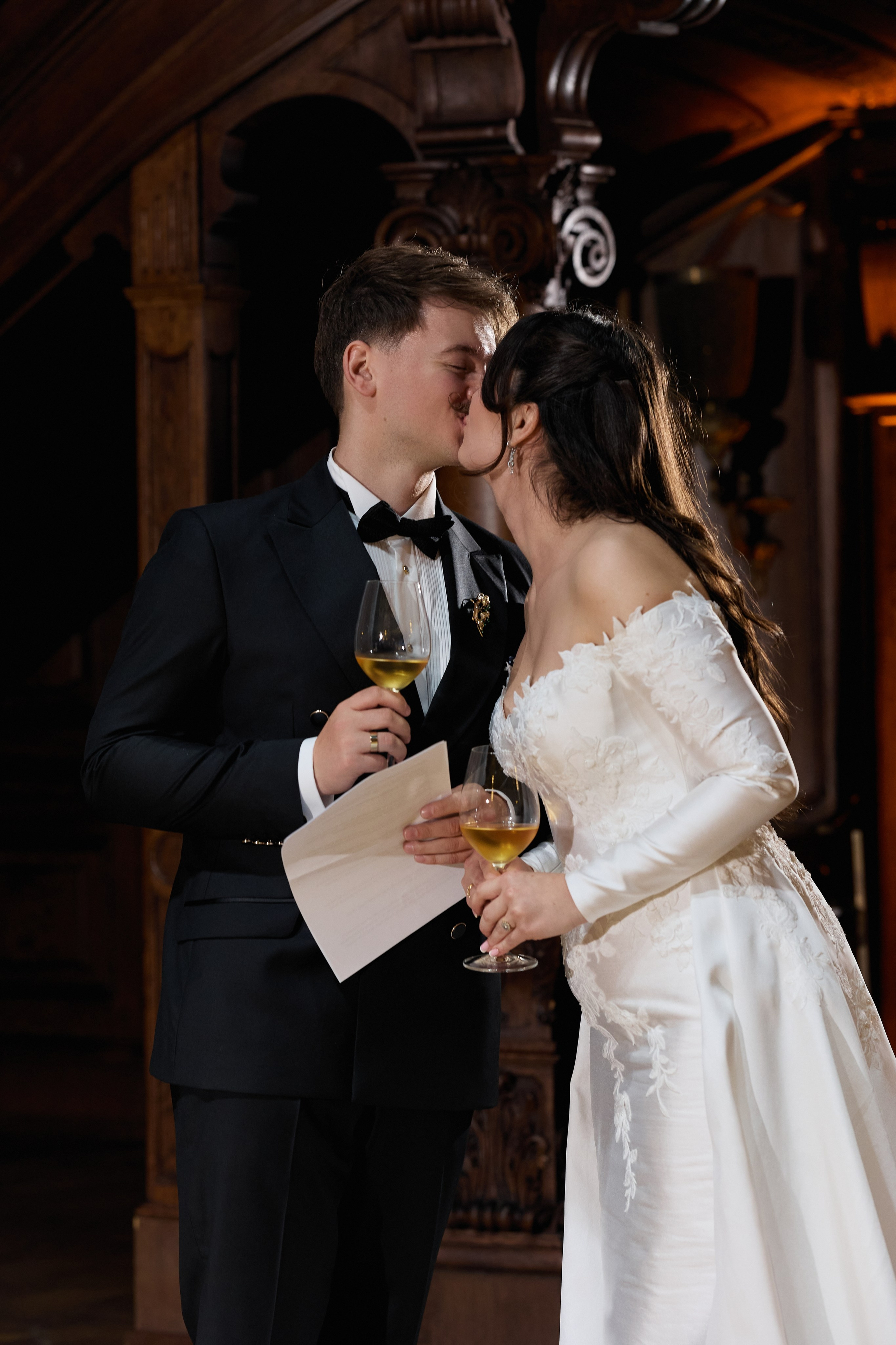Wiktoria & Kacper. Pałac Goetz. Fotograf ślubny i rodzinny w Krakowie Yana Klymova