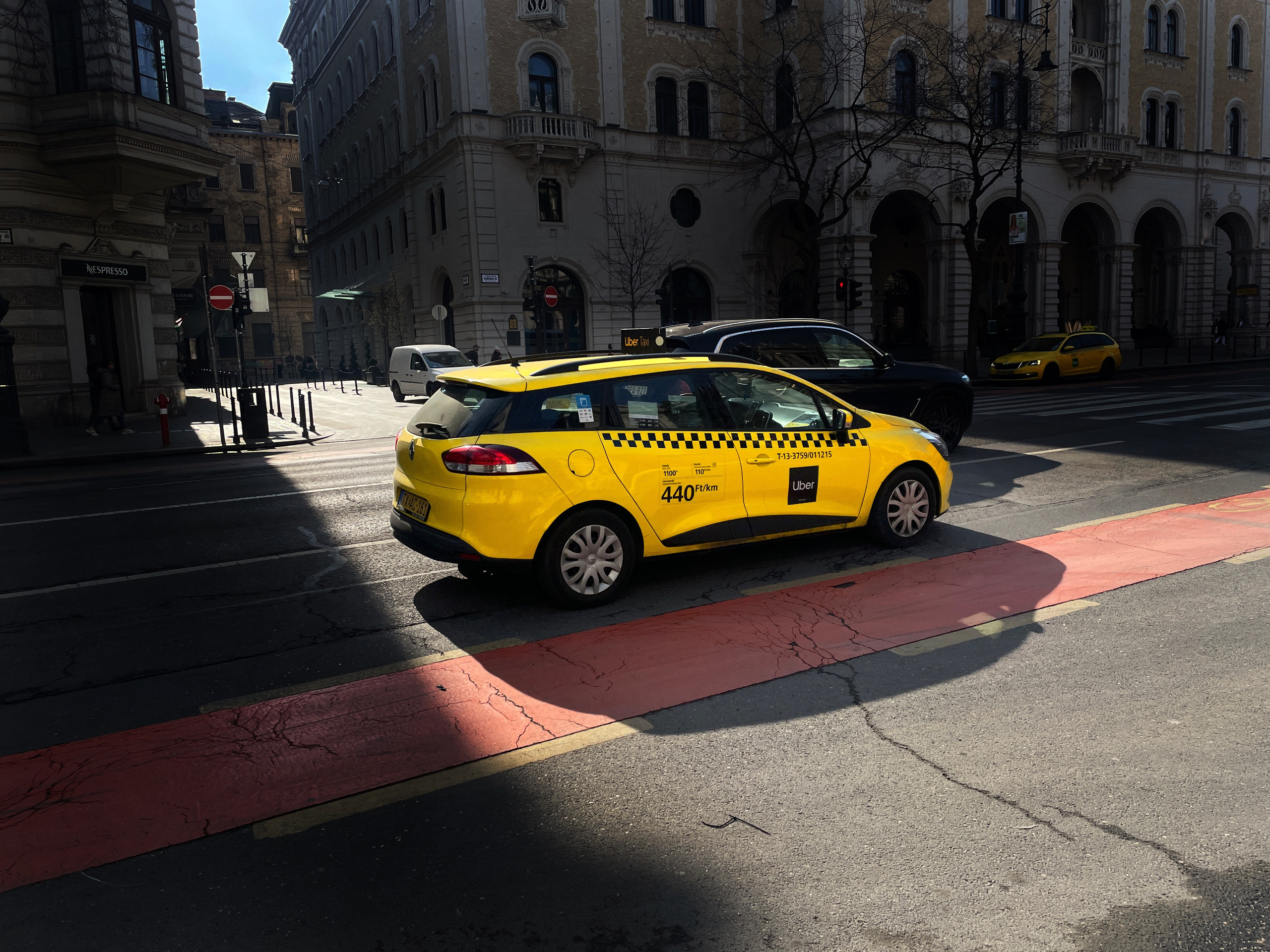 taxi in the city | Budapest 2026 | IPHONE 12 PRO