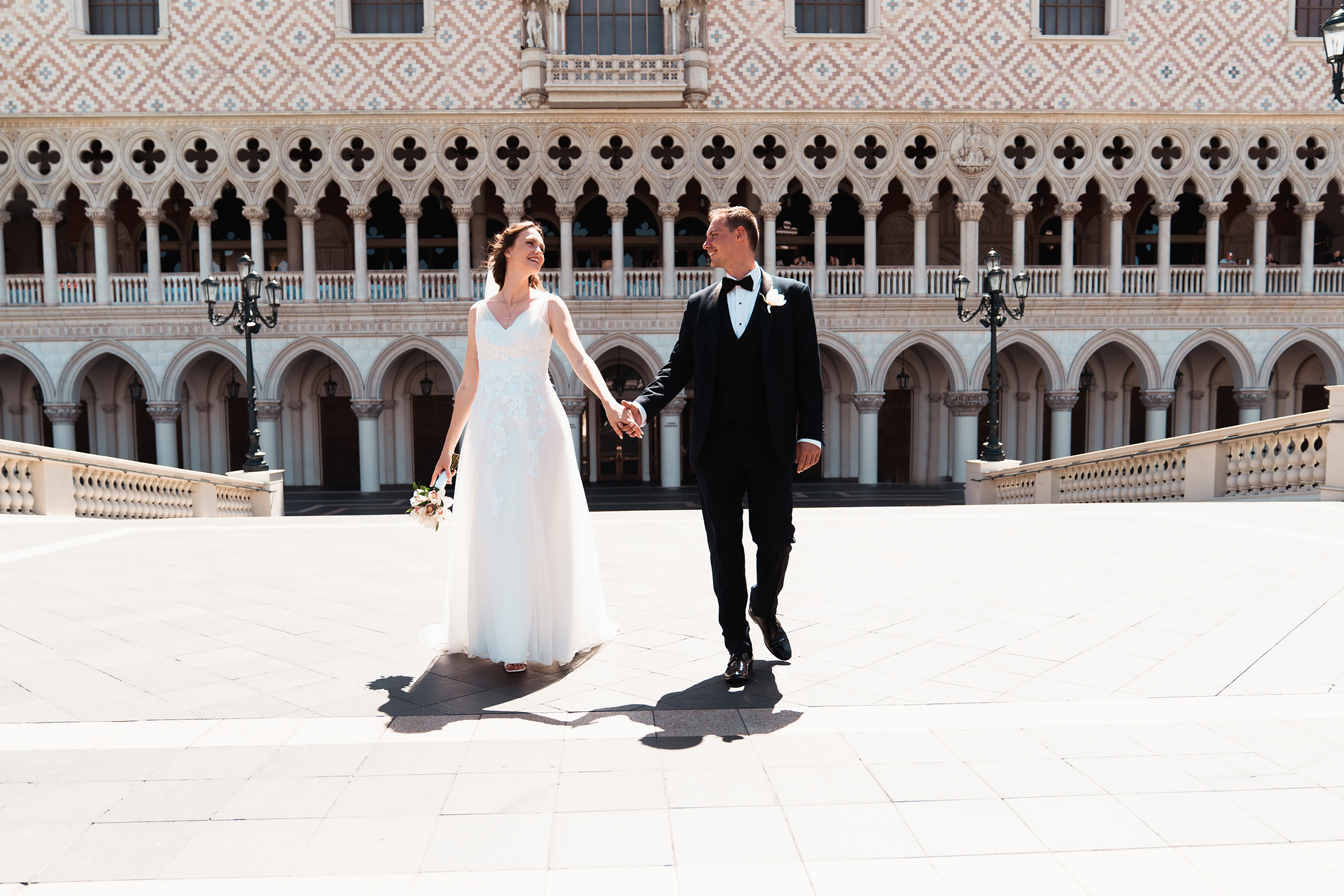 Anastasia&Luka. Wedding & elopement photographer Viktoriya Kravtsov. Las Vegas