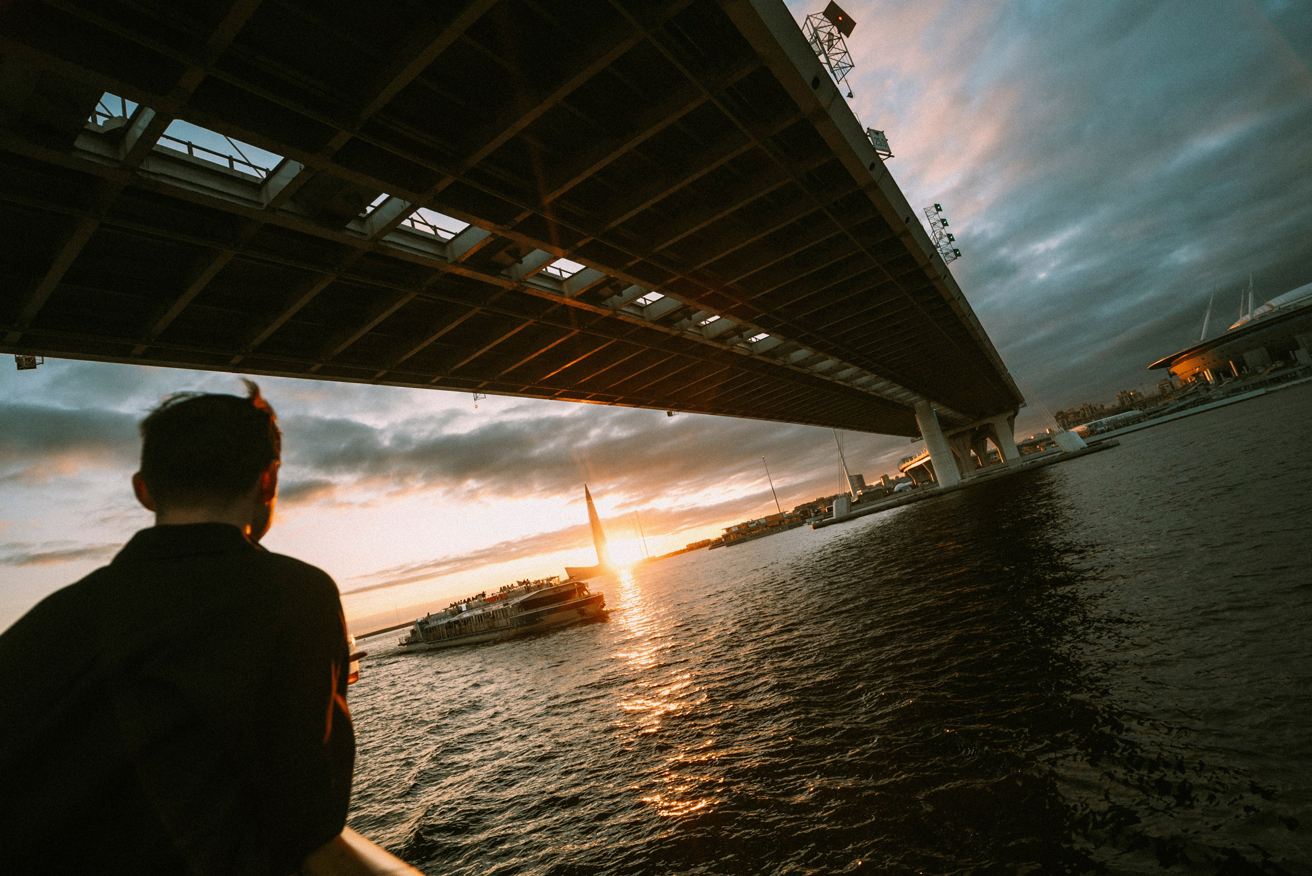 2025. Стрит-фотография, полная абсурда, идиотизма и красоты