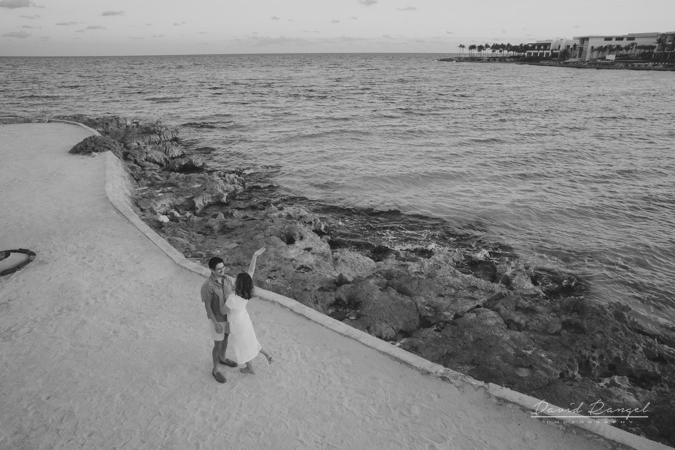 Engagements and Anniversaries Sessions in all the Riviera Maya. Destination wedding photographer based in Cancun and Riviera Maya with service worldwide