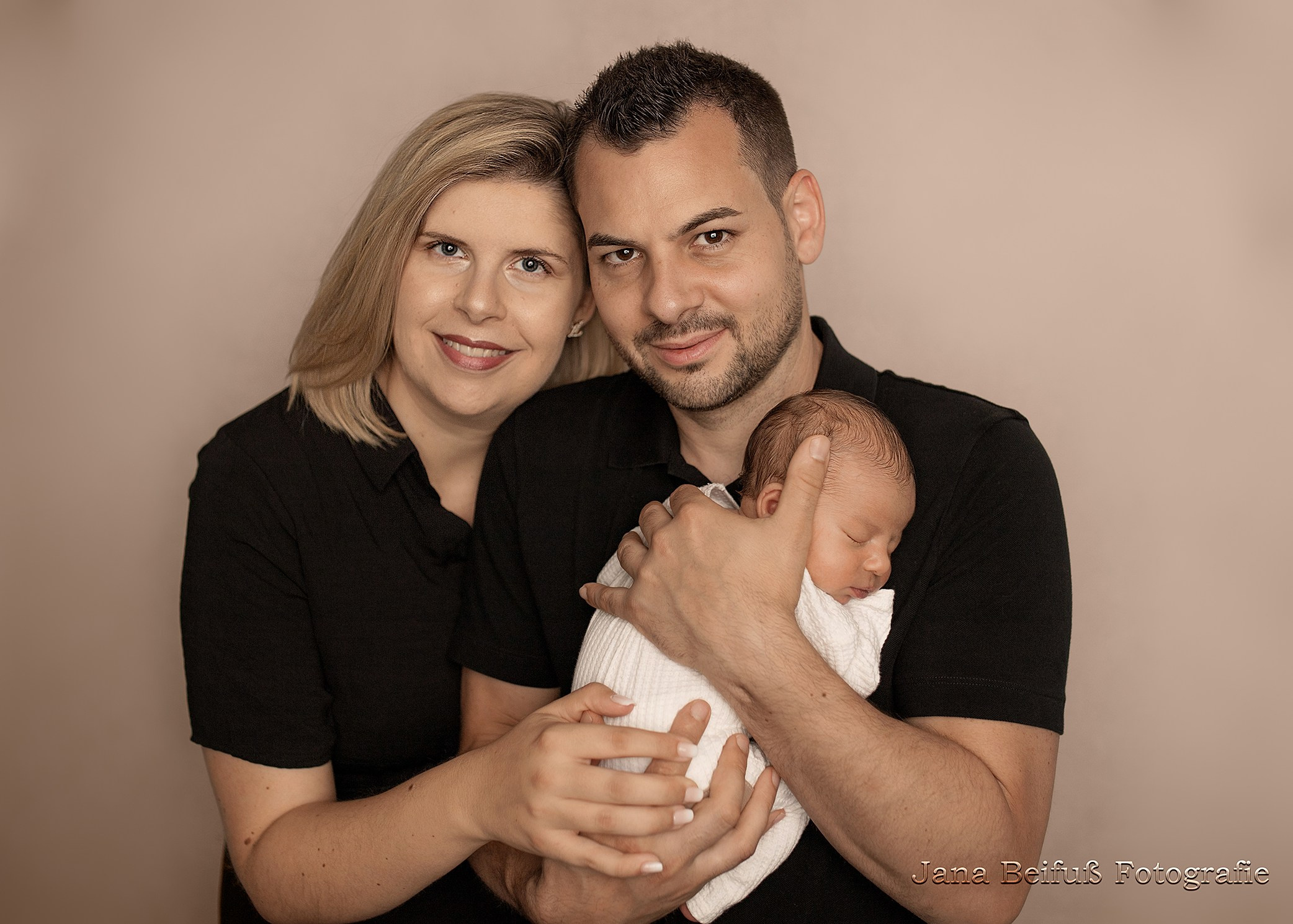 Neugeborenenshooting Weißenhorn, Neugeborenenshooting Ulm, Babyfotograf Ulm, Babyfotograf Senden, Babyfotograf Neu-Ulm, Jana Beifuß Fotografie, Familienfotos, Liebe, Geduld, Neugeborenenfotos Weißenhorn, Pfaffenhofen a. d. Roth, Gaumenspalte, Gaumenlippenspalte, Babyfotograf Vöhringen, Babyfotograf Weißenhorn, Babyfotograf Ehingen an der Donau