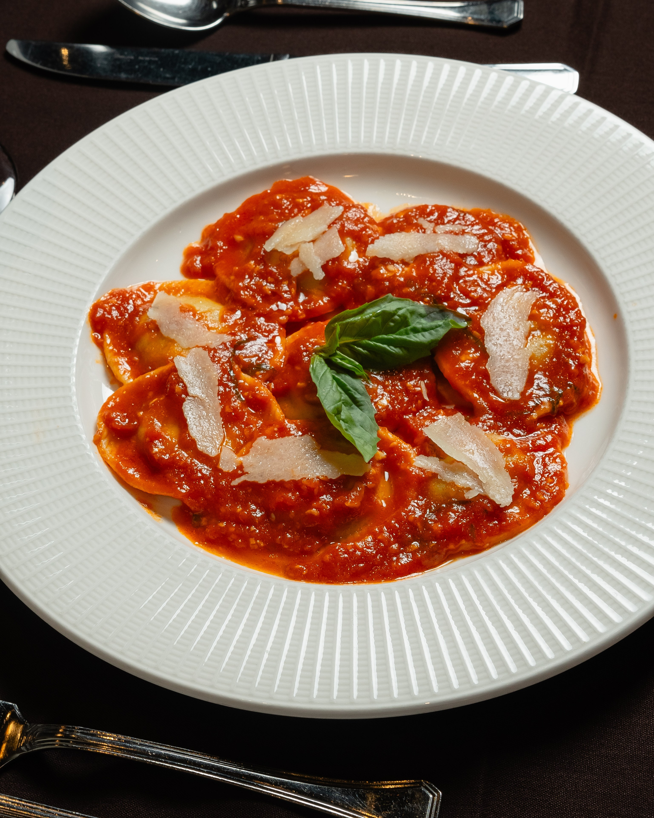 Luna. Welcome to my video and photo world!