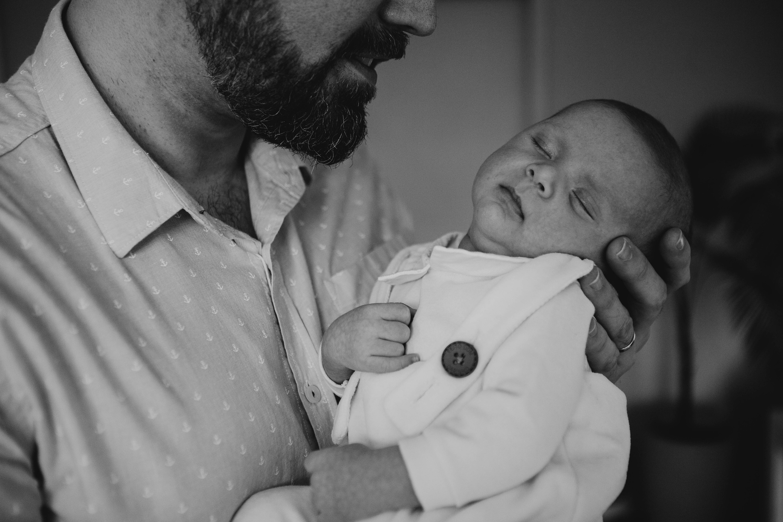 Bebê em casa. Fotógrafa de família