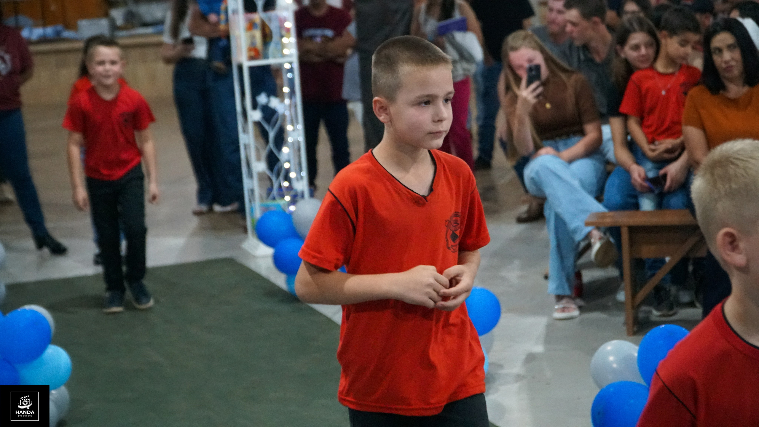 Noite autógrafos colégio Aurélio Buarque de Holanda. Handa Produções